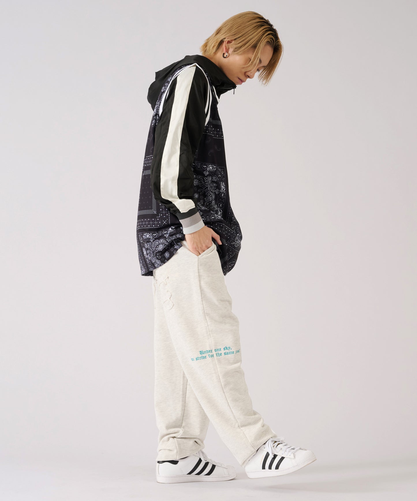 ビックロゴアップリケパンツ