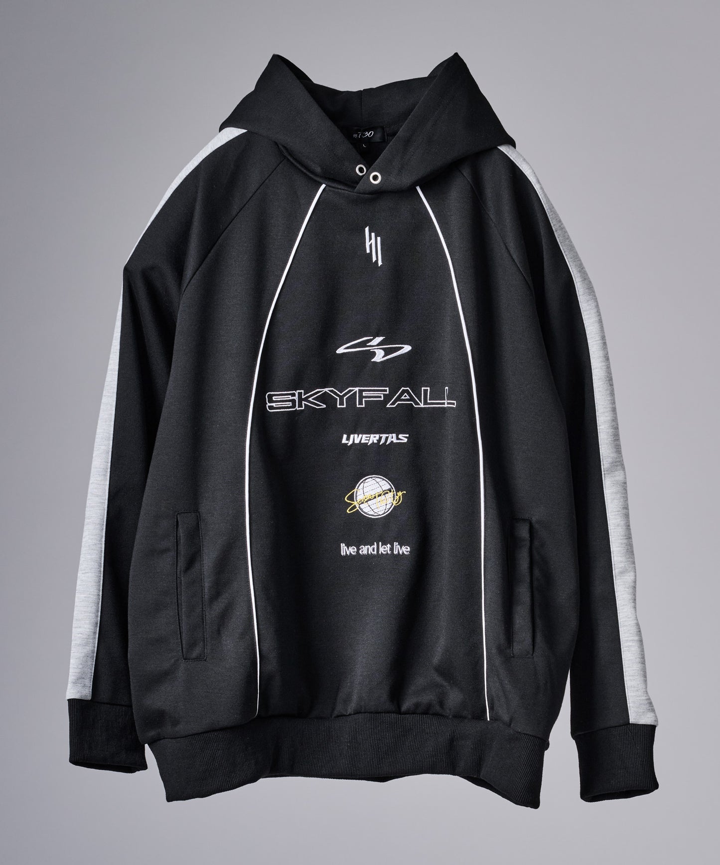 パイピングデザインパーカー