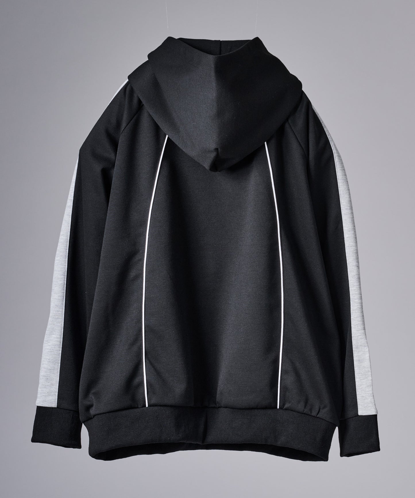 パイピングデザインパーカー