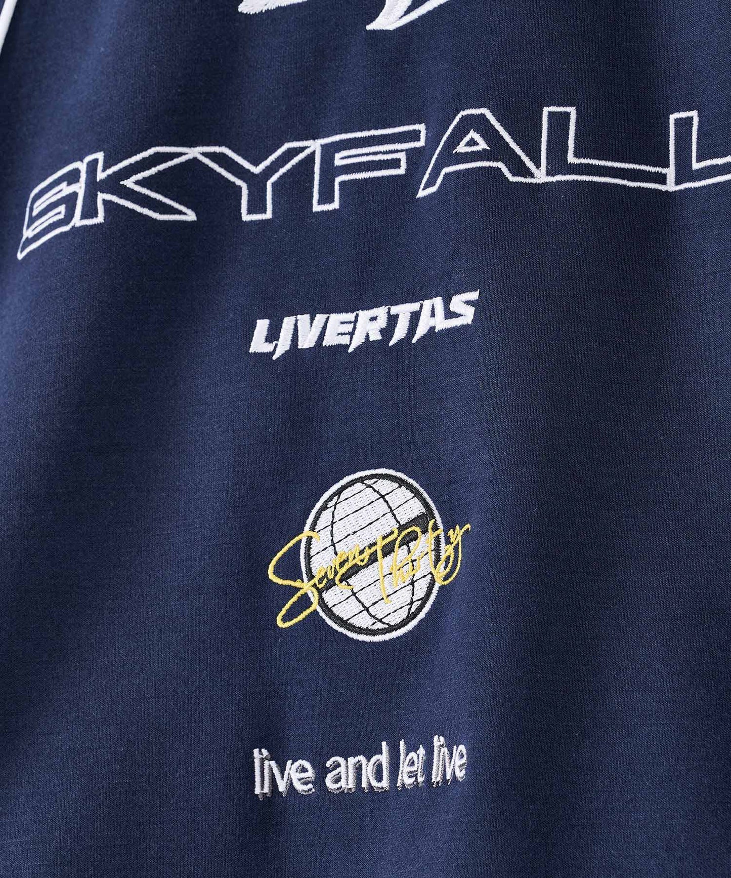 パイピングデザインパーカー