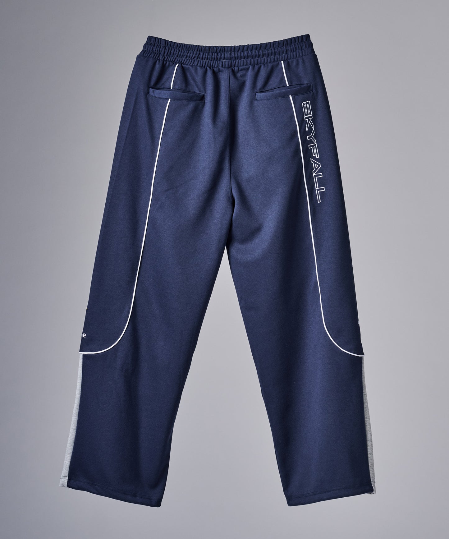 パイピングデザインパンツ