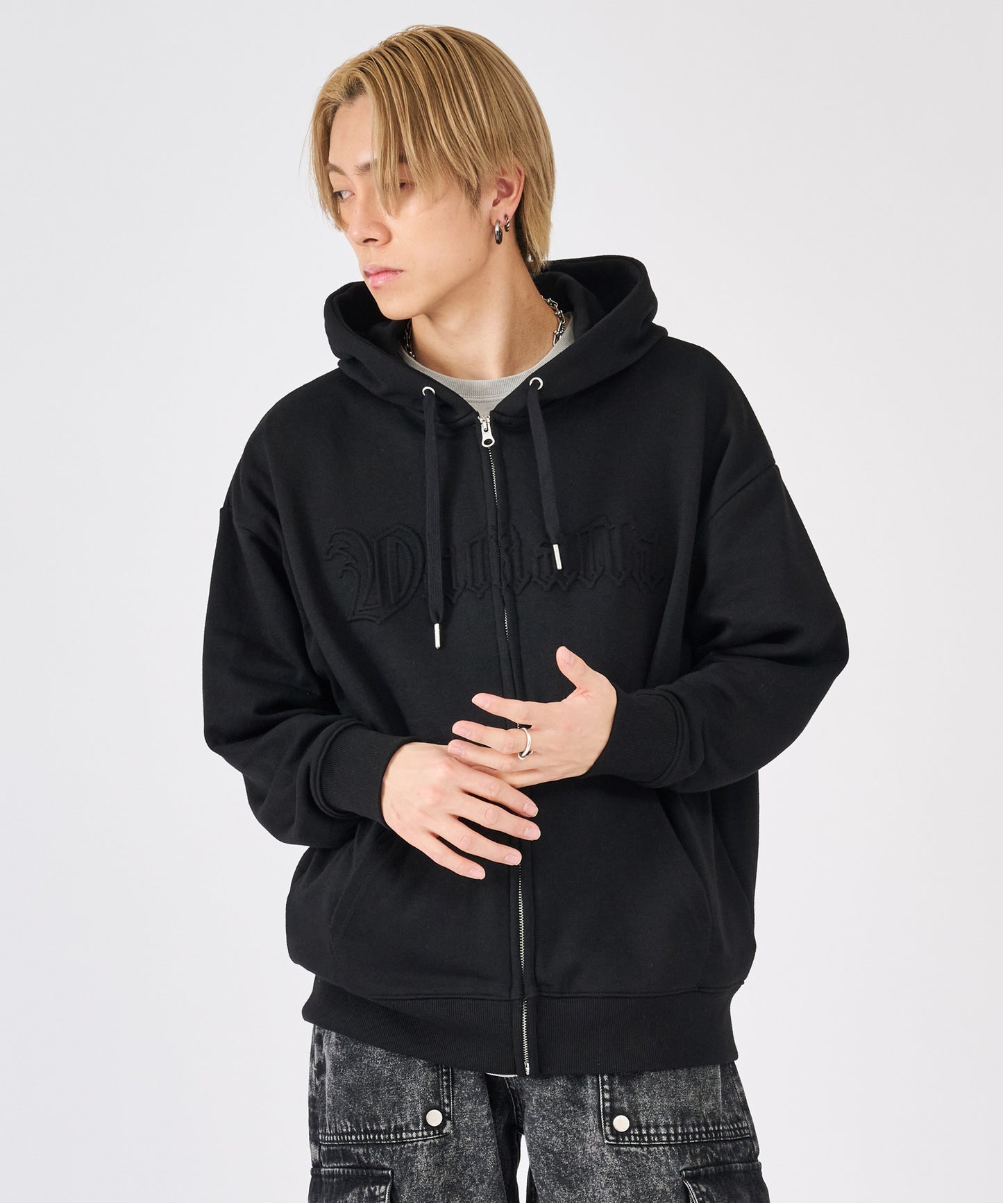 クロスエンボスZIPパーカー