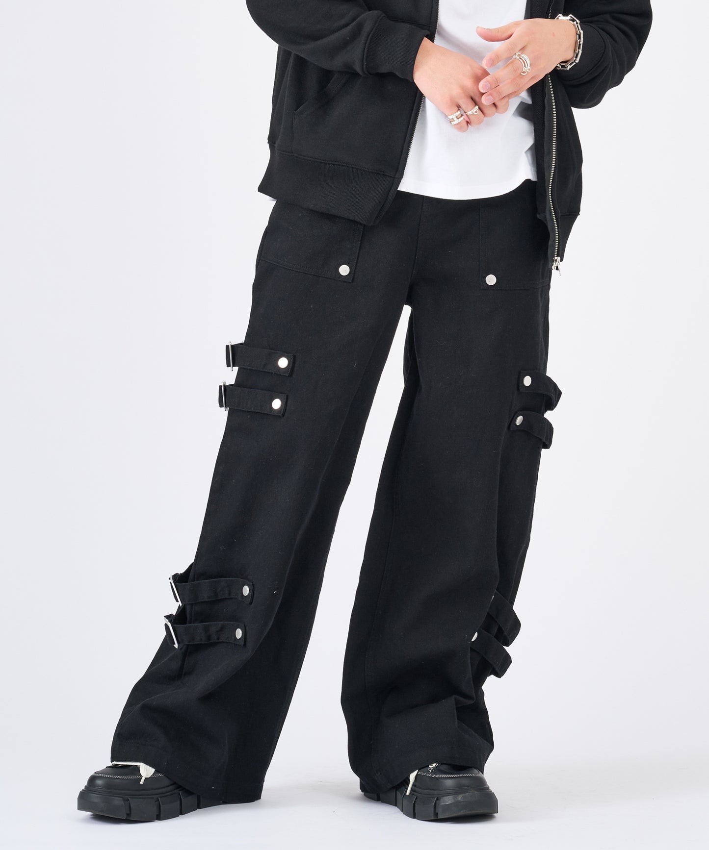 ベルトデザインデニムパンツ