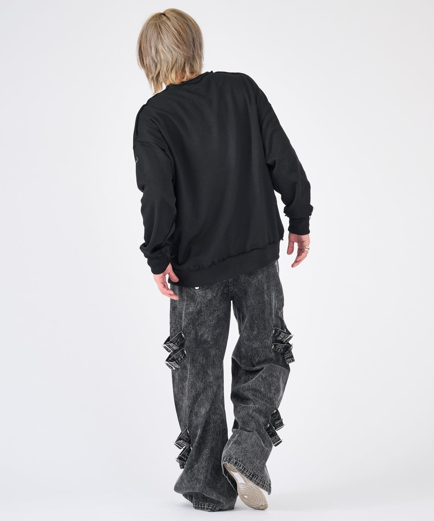 ベルトデザインデニムパンツ