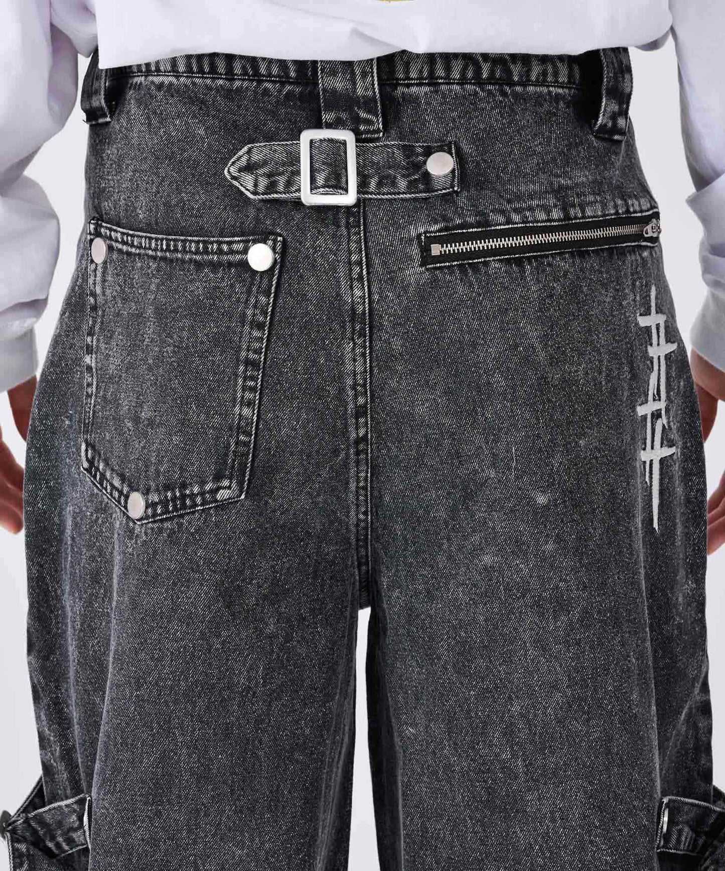 ベルトデザインデニムパンツ