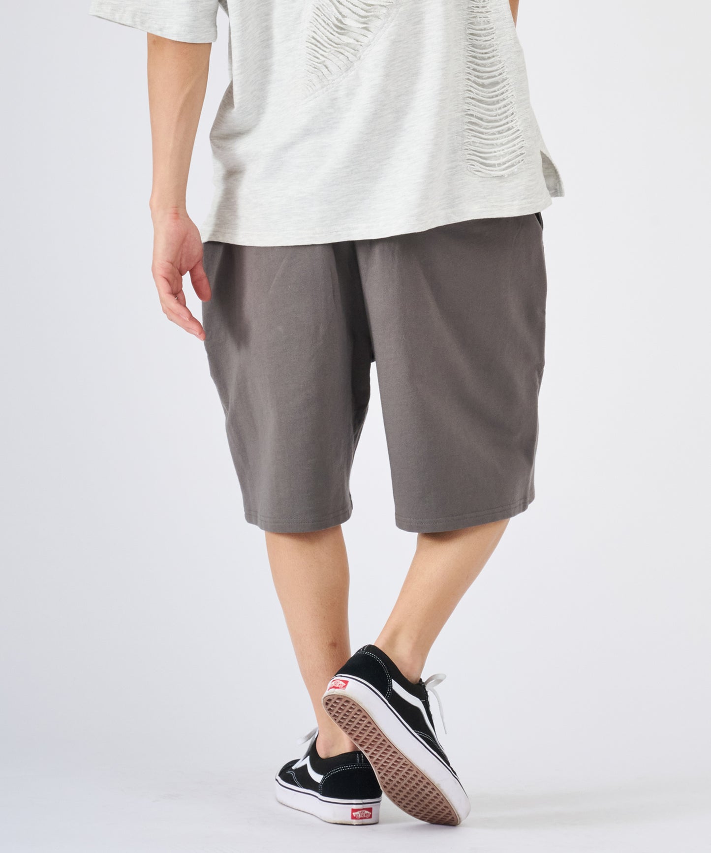 ロゴ刺繍ショートパンツ