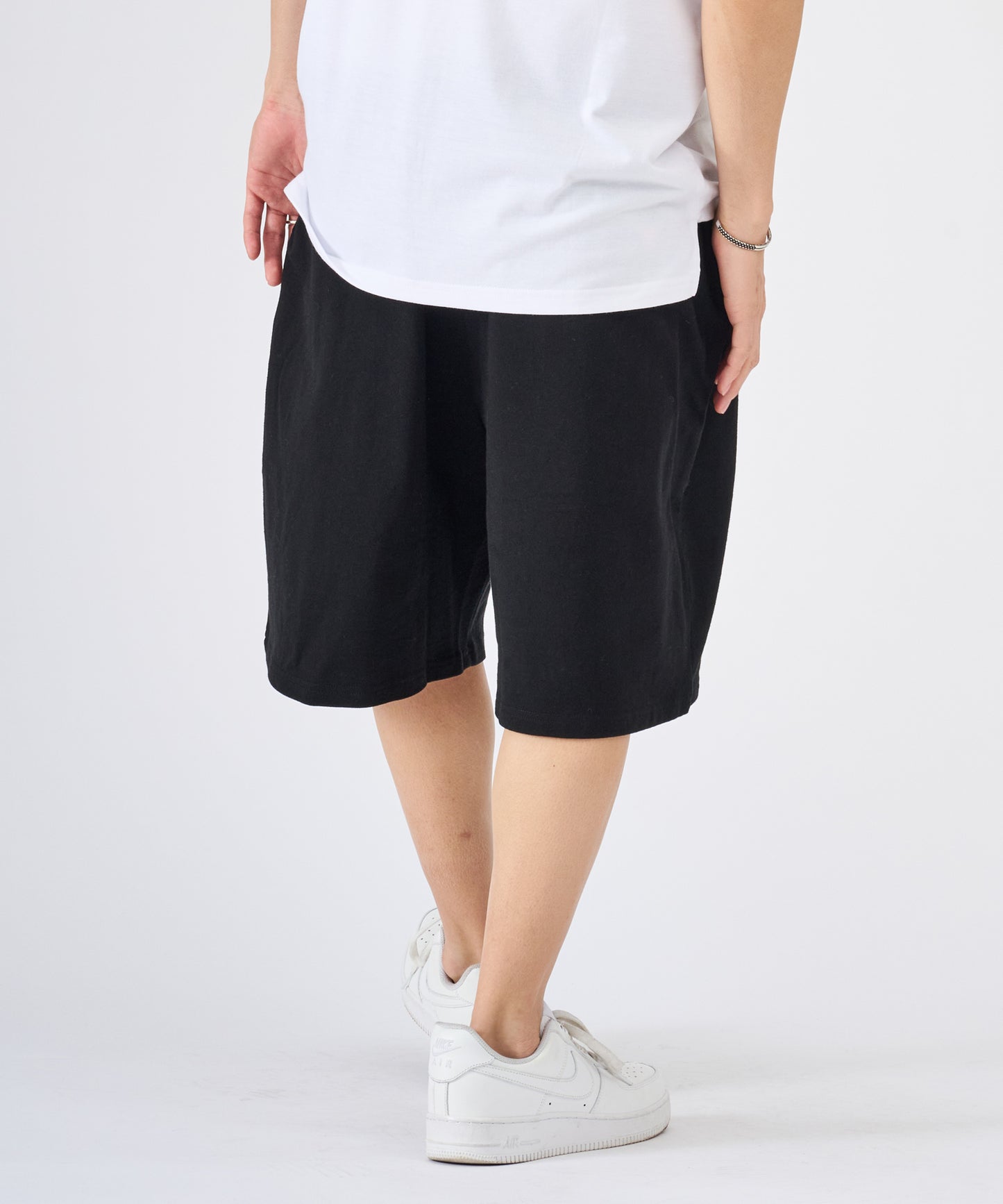 ロゴ刺繍ショートパンツ