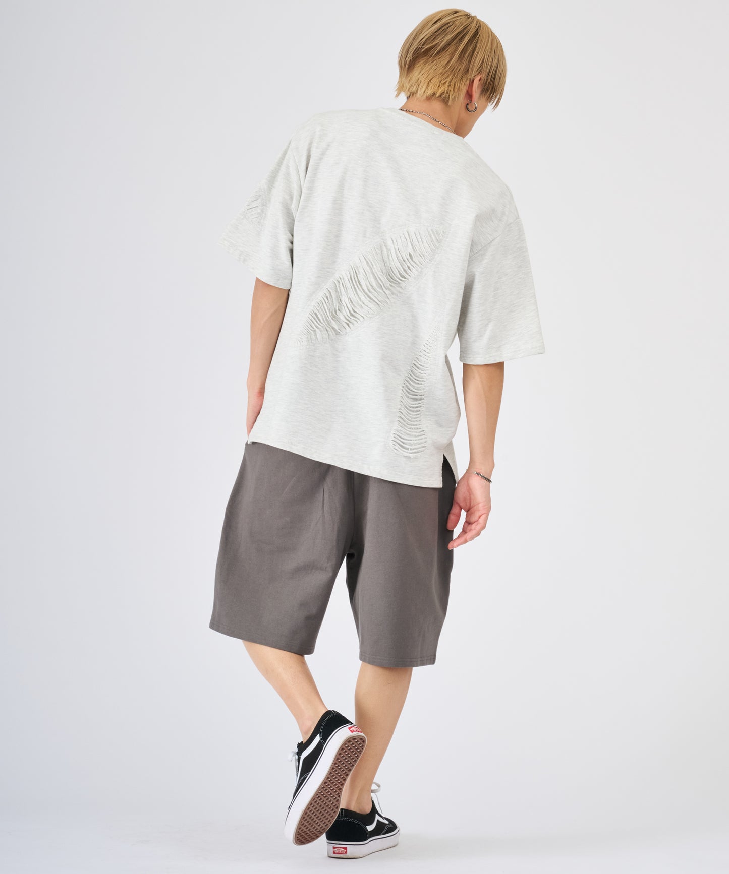 ロゴ刺繍ショートパンツ