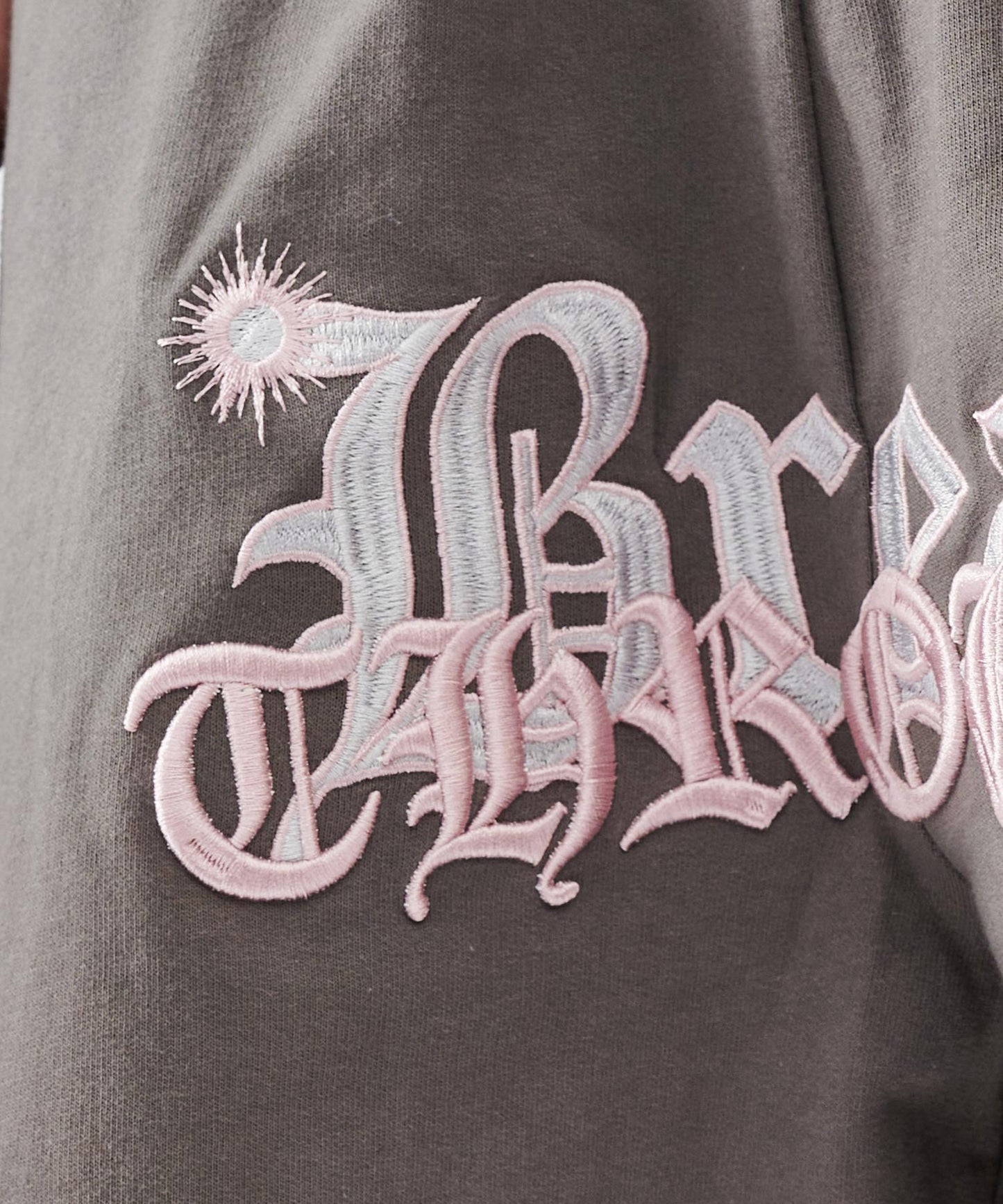 ロゴ刺繍ショートパンツ