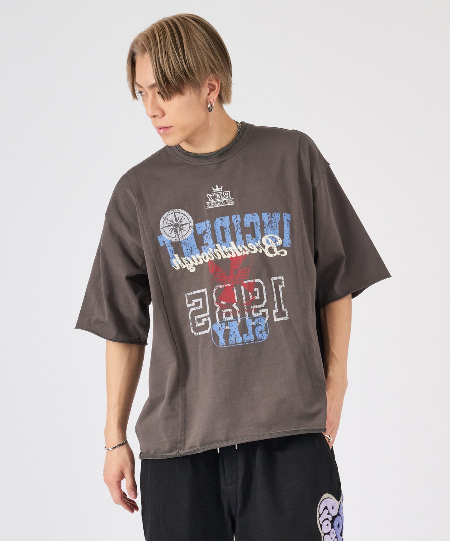 カットオフ切り替えロゴプリント半袖Tee