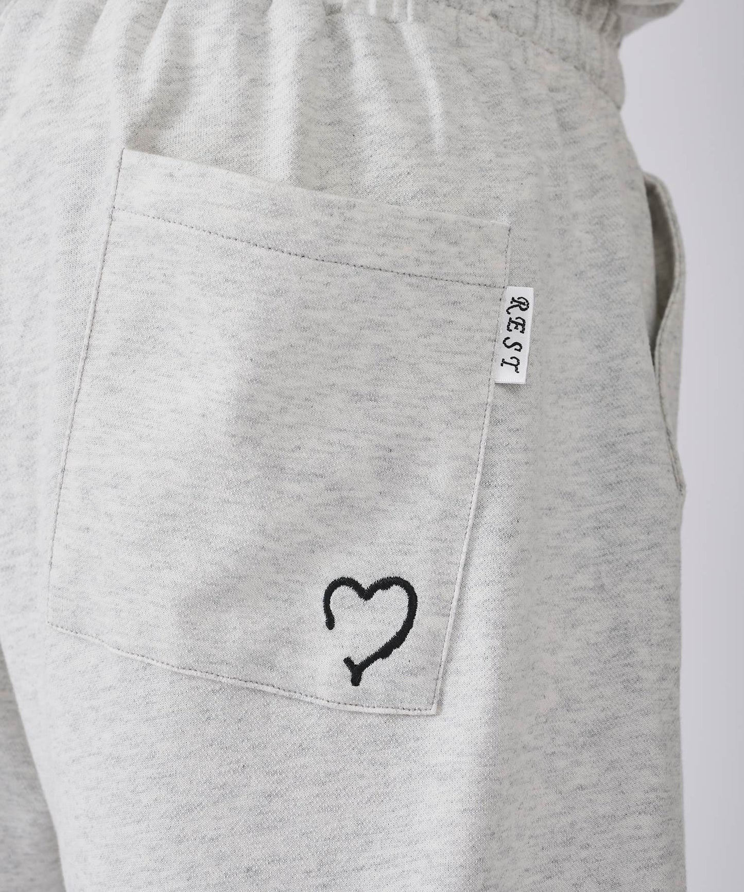 ハートサガラ刺繍ショートパンツ