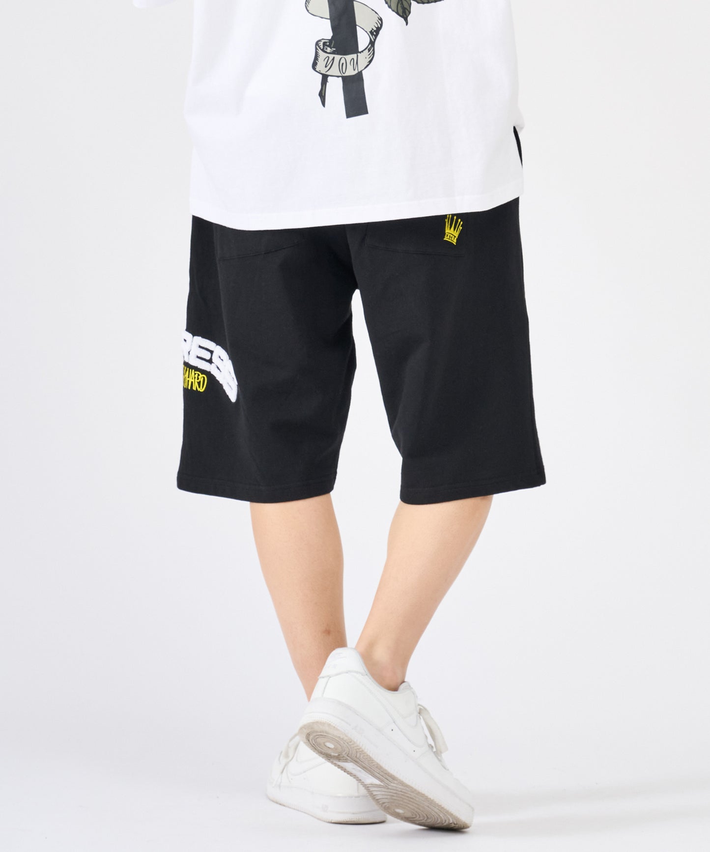 クラウンサガラ刺繍ショートパンツ