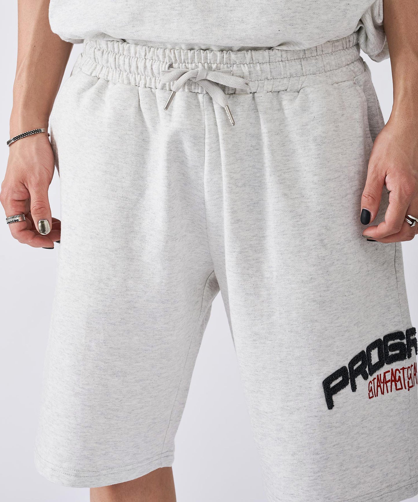 クラウンサガラ刺繍ショートパンツ