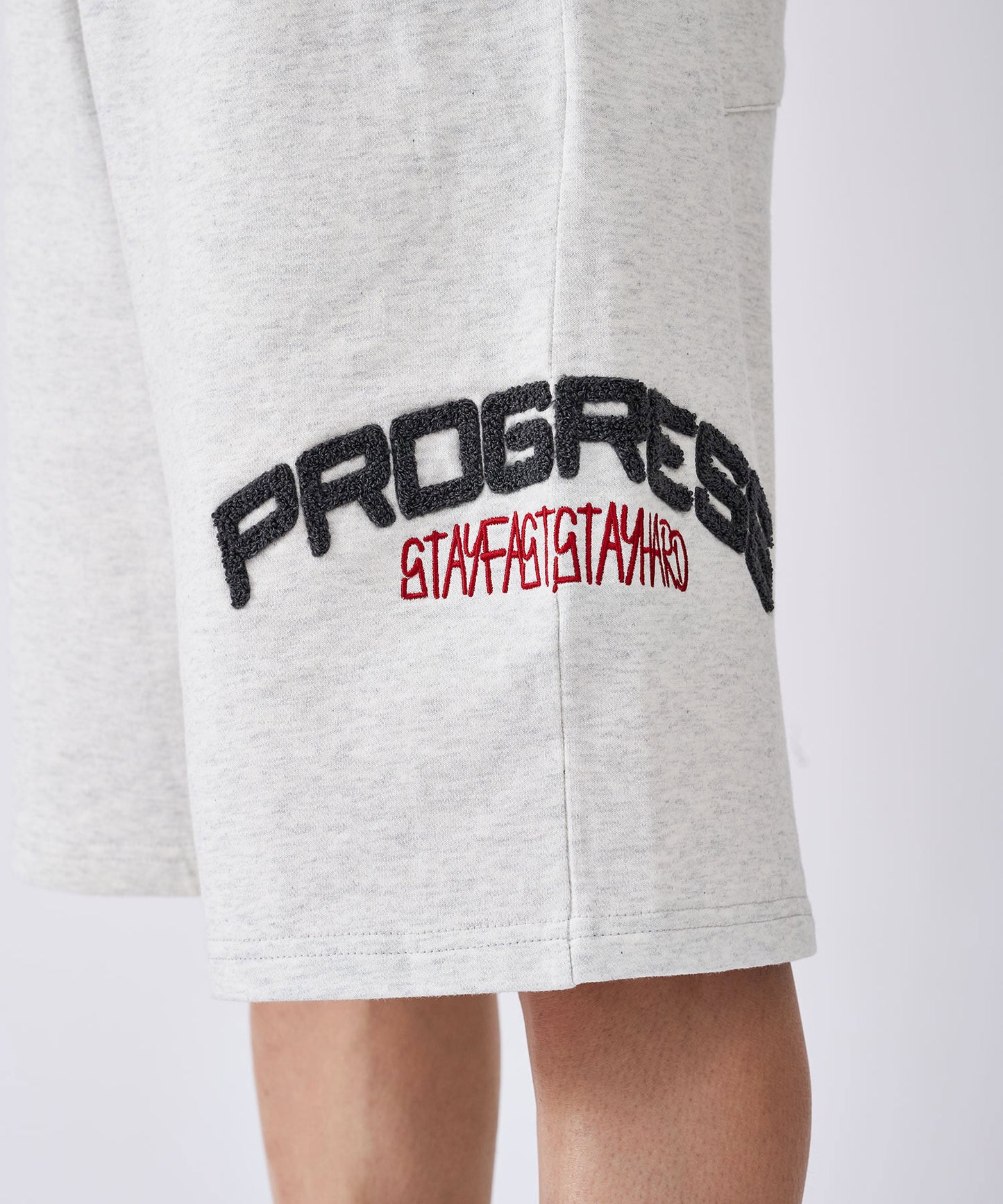 クラウンサガラ刺繍ショートパンツ