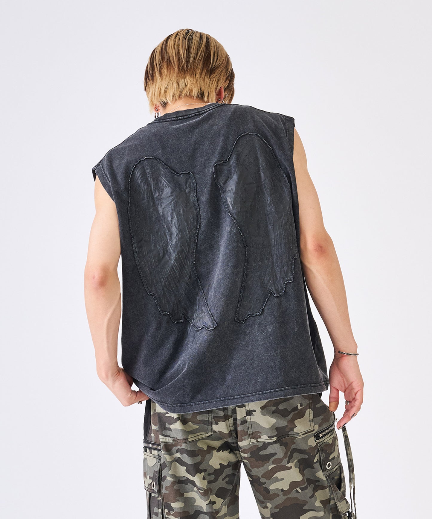 カットオフアップリケノースリーブ