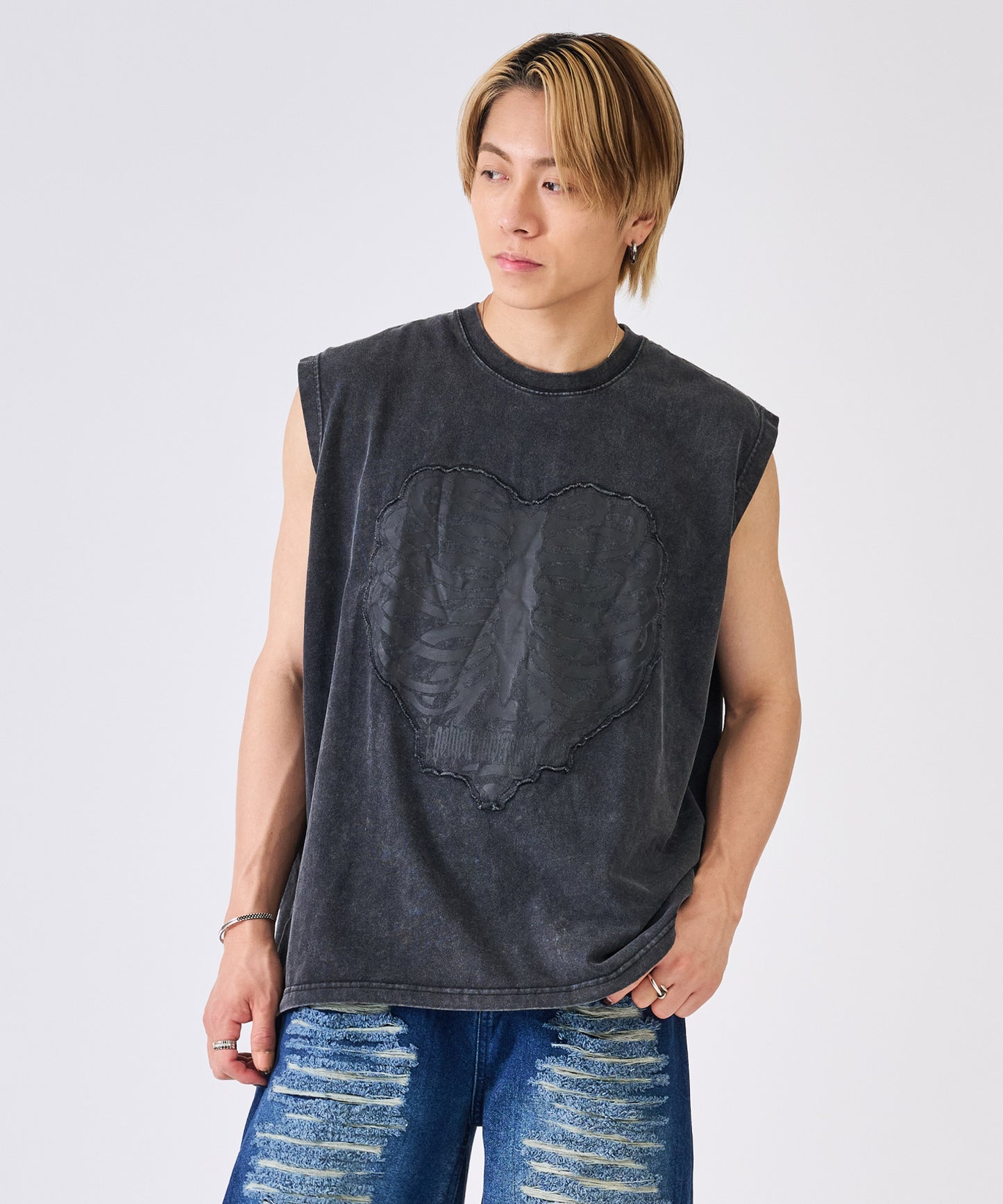 カットオフアップリケノースリーブ