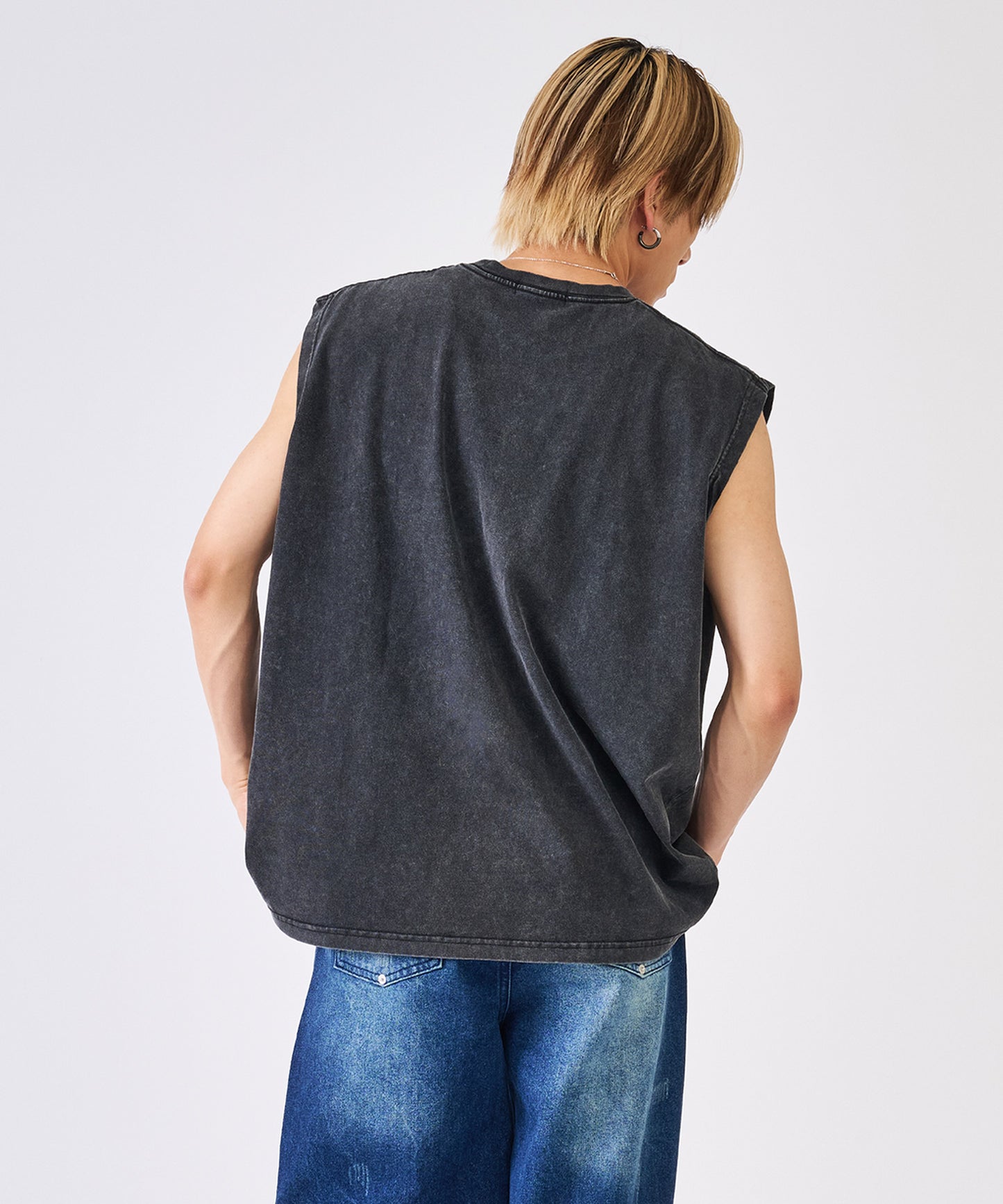 カットオフアップリケノースリーブ