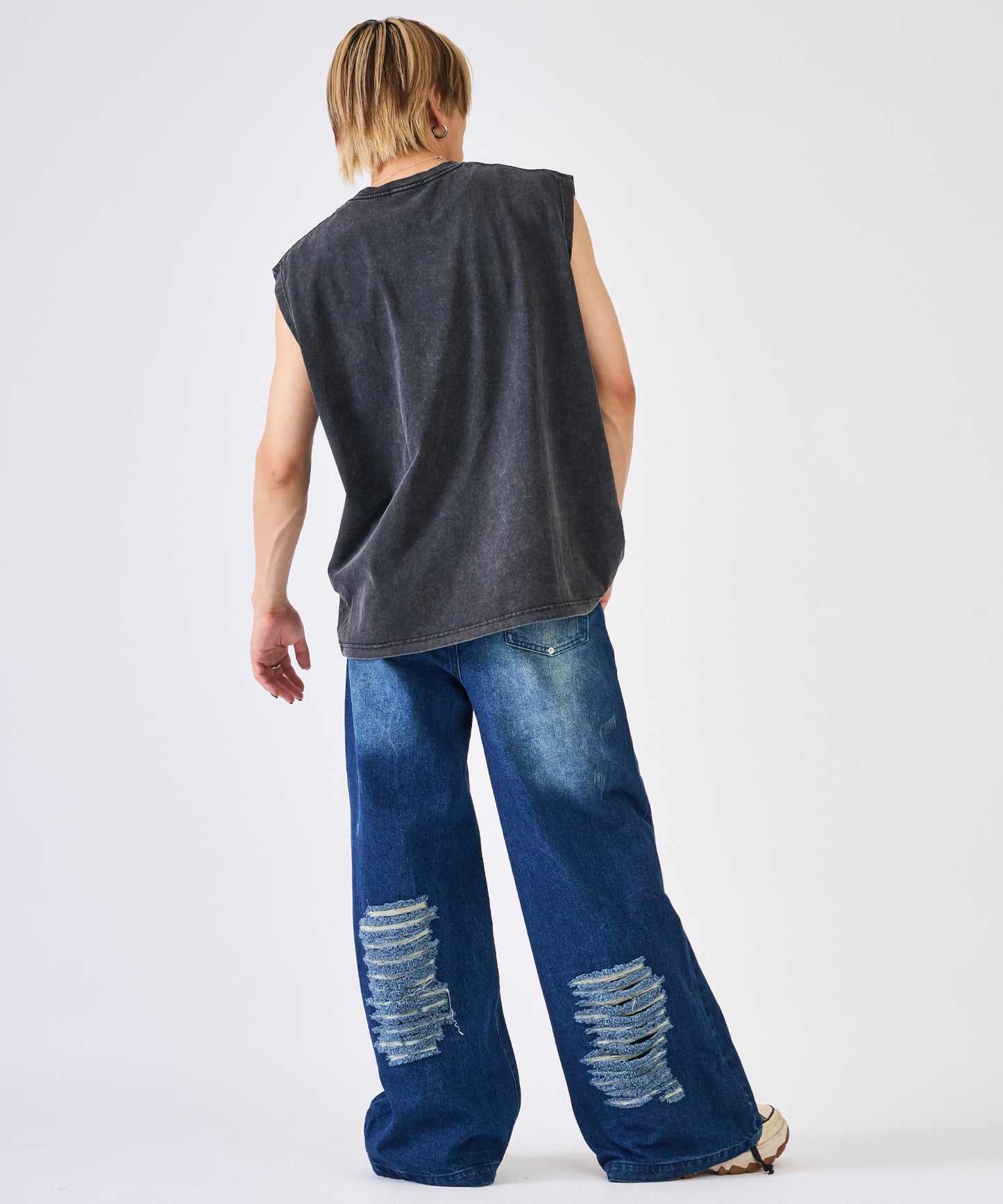 カットオフアップリケノースリーブ