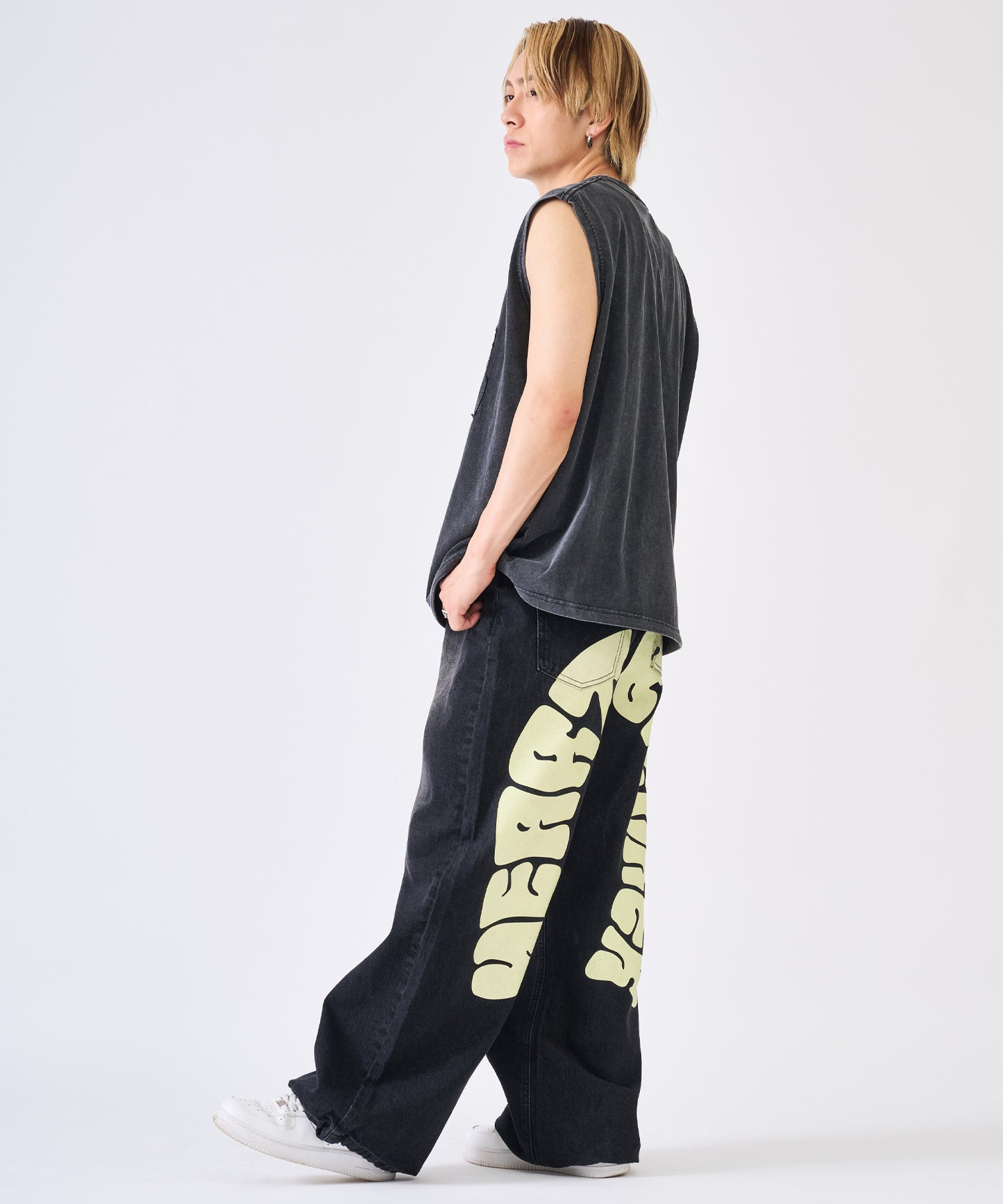 バックアーチロゴデニムパンツ