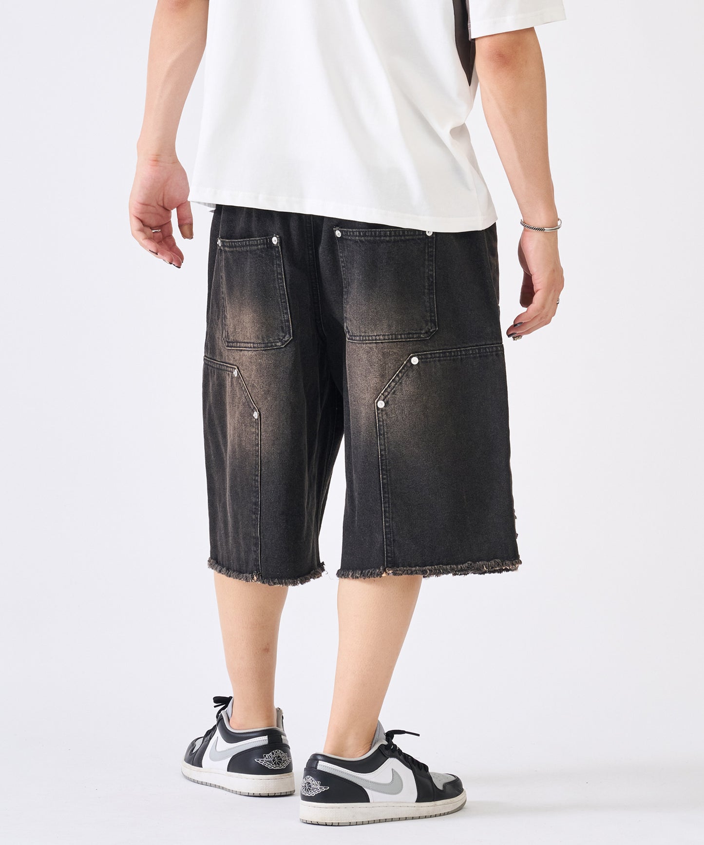 ダブルニーショートパンツ