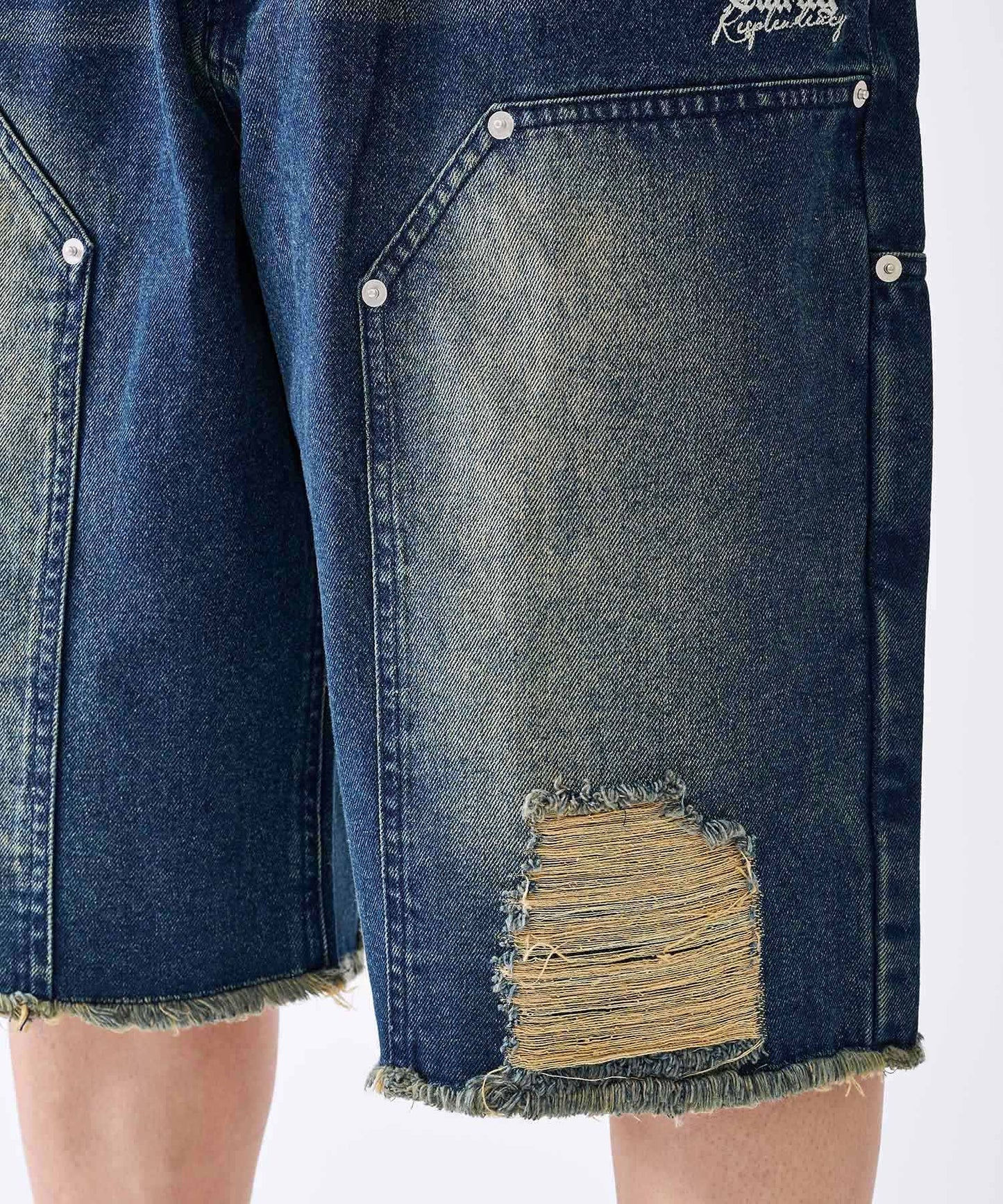 ダブルニーショートパンツ