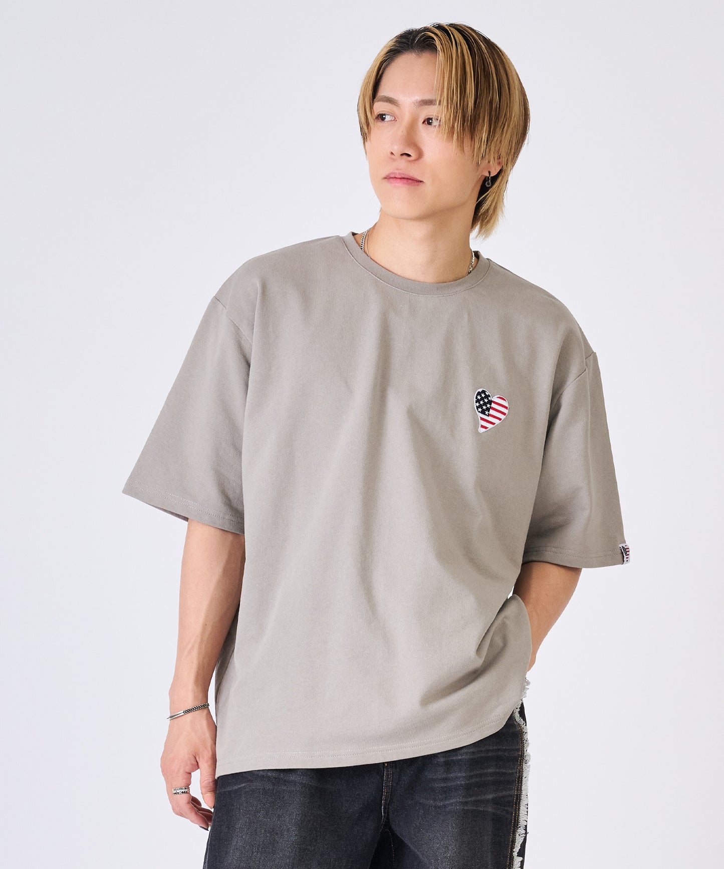 ハート刺繍Tシャツ