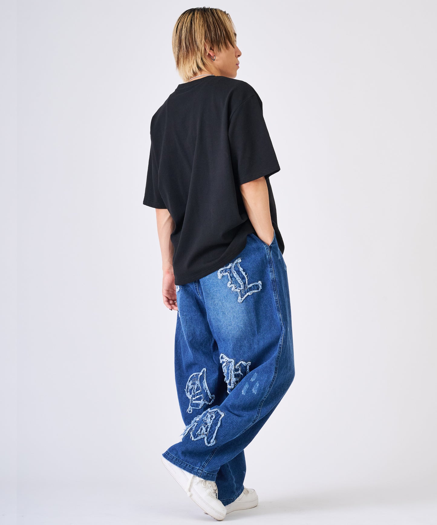 ハート刺繍Tシャツ