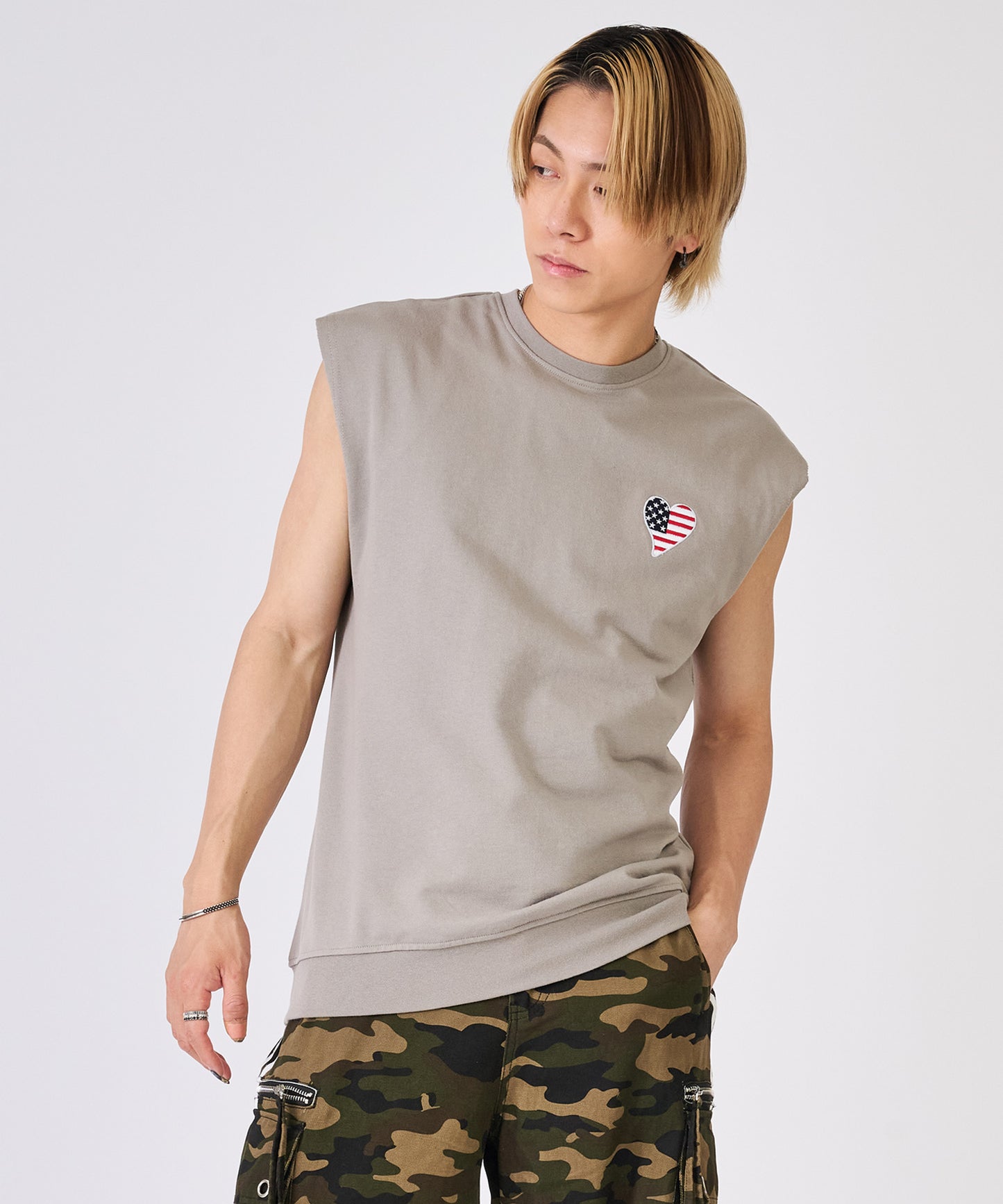 ハート刺繍ノースリーブ