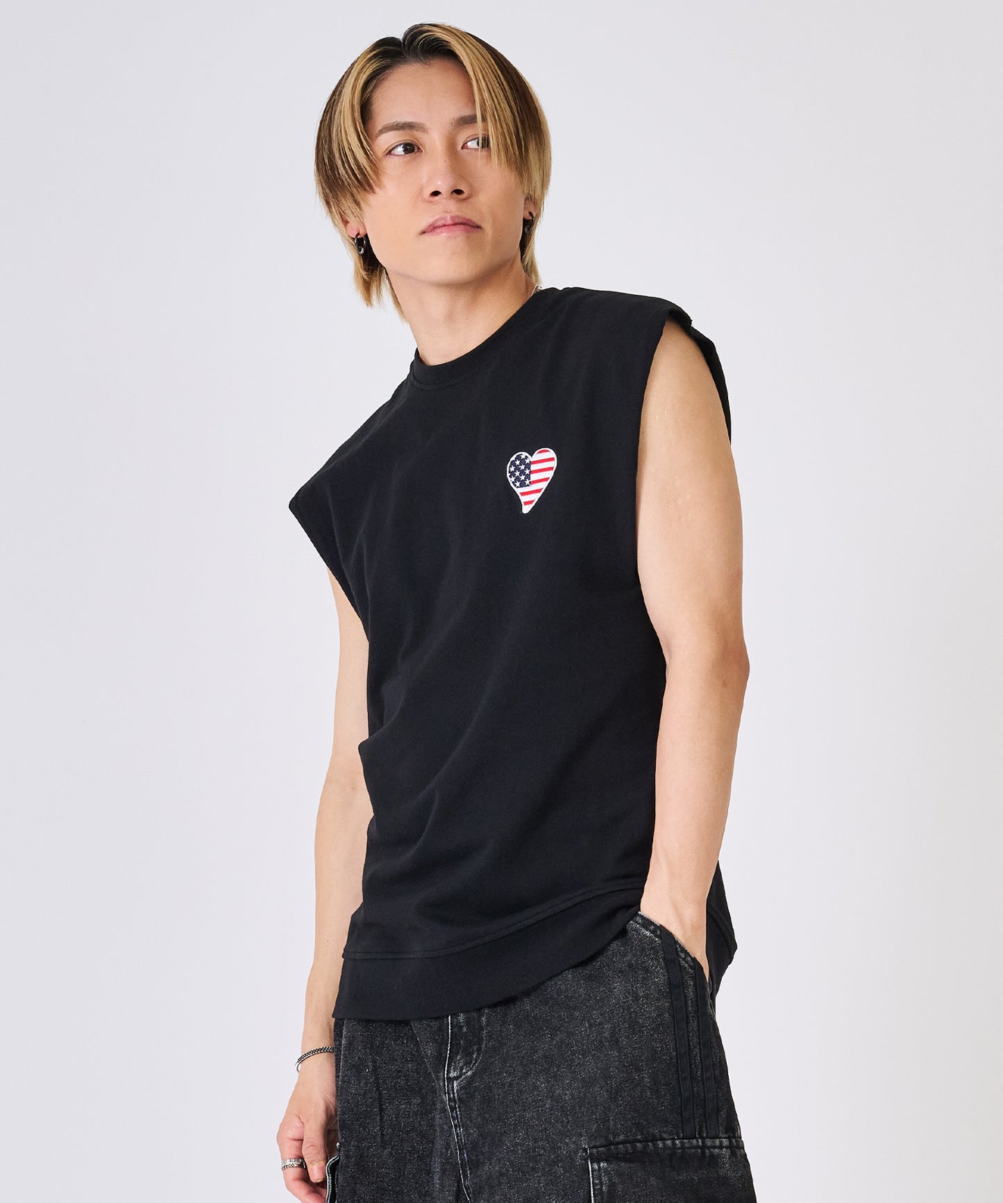 ハート刺繍ノースリーブ