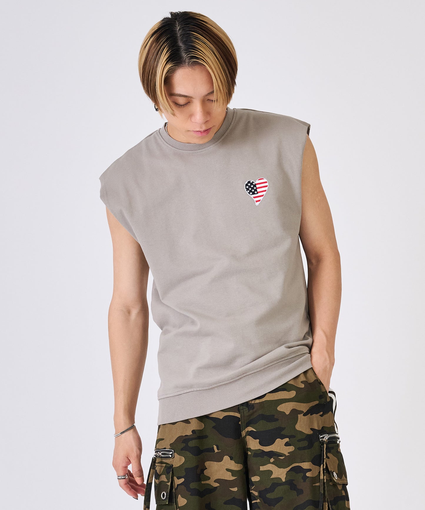 ハート刺繍ノースリーブ