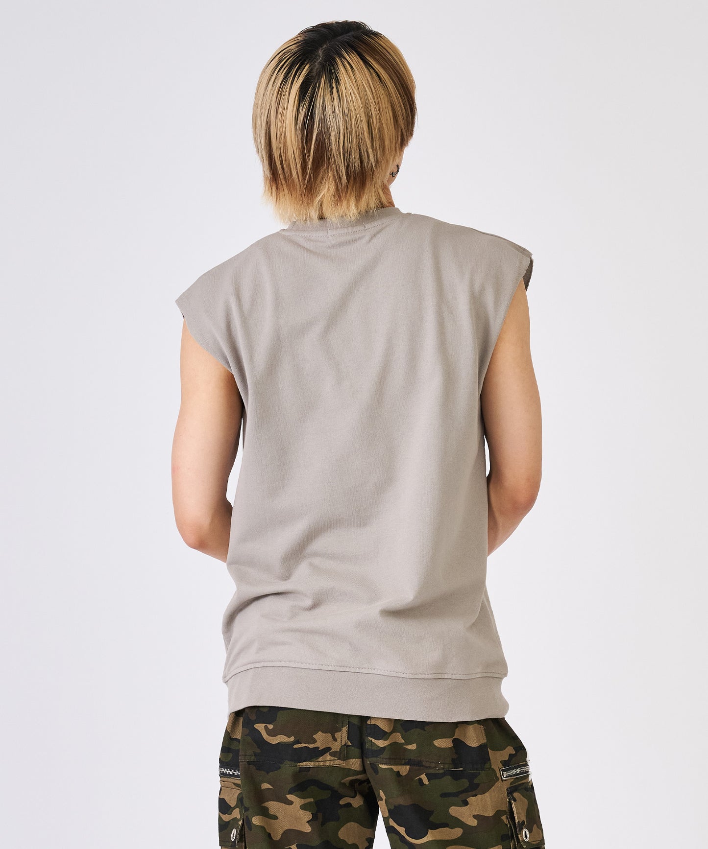 ハート刺繍ノースリーブ