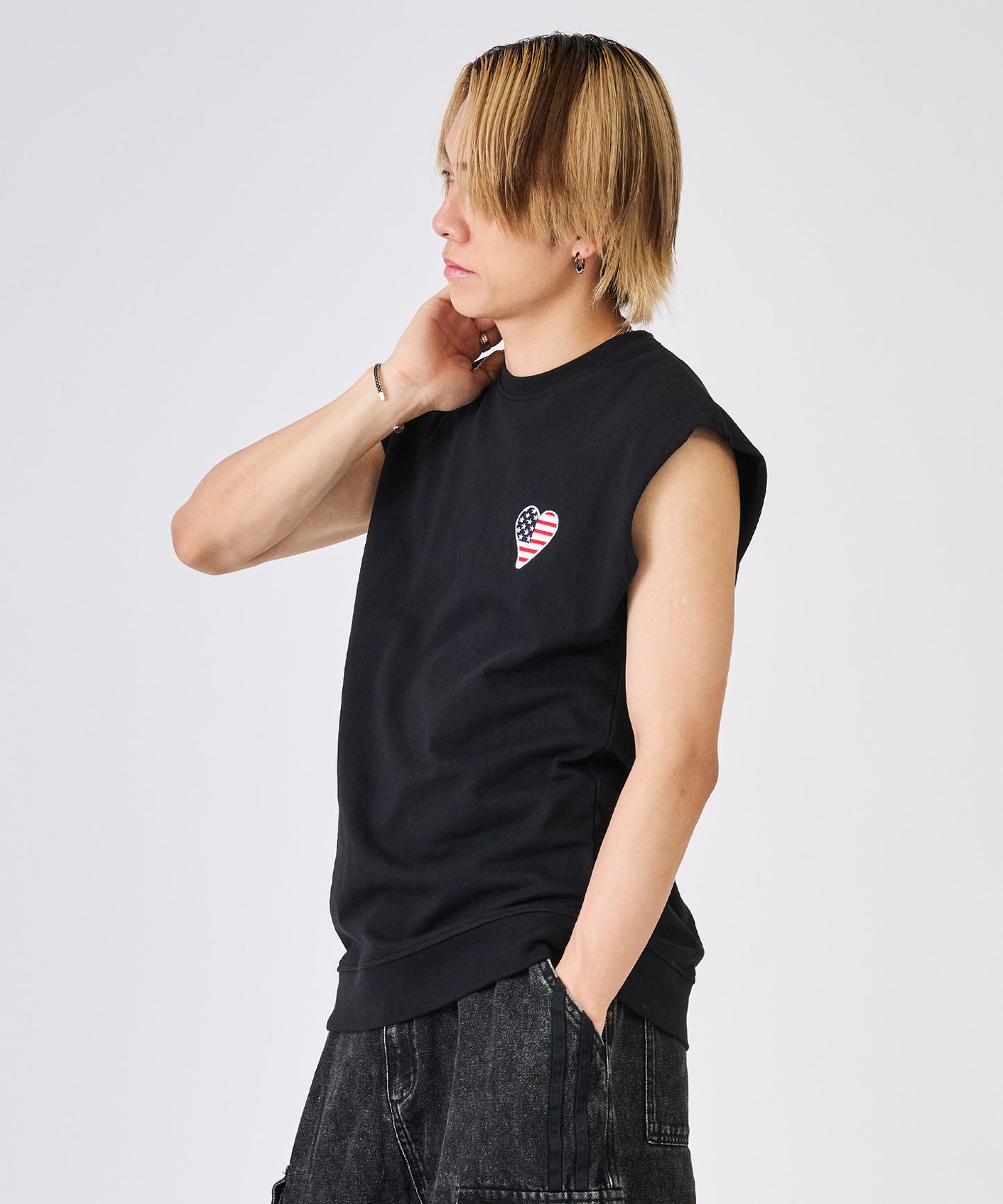 ハート刺繍ノースリーブ