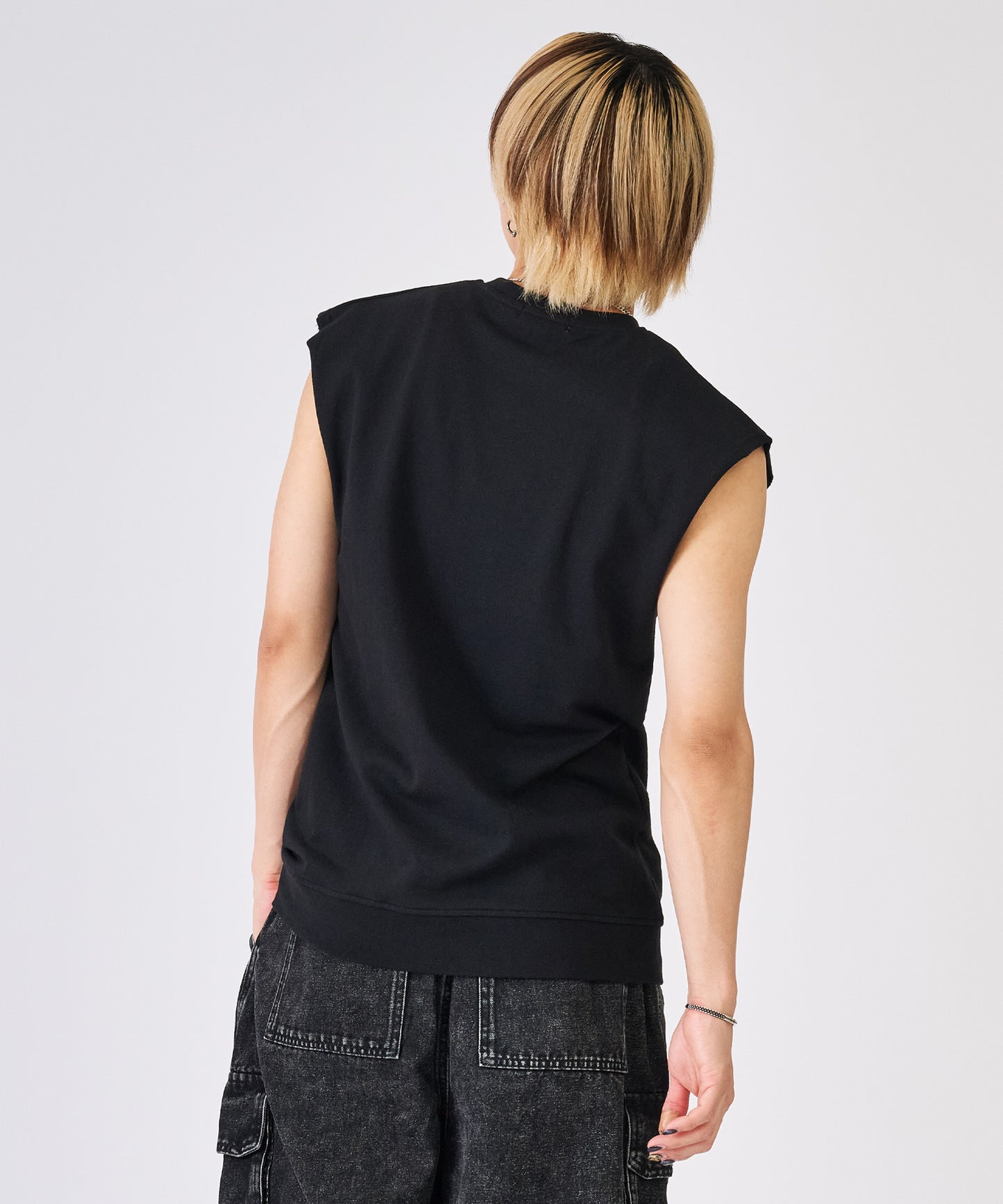 ハート刺繍ノースリーブ