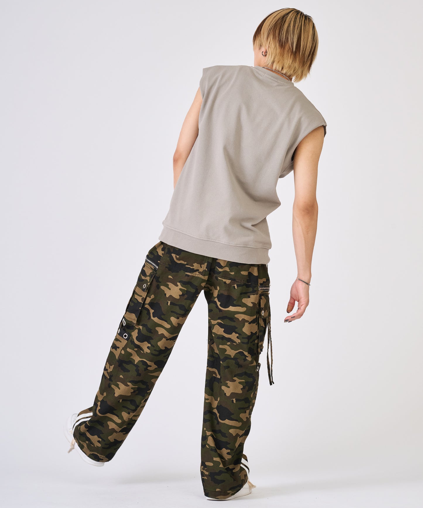 ハート刺繍ノースリーブ