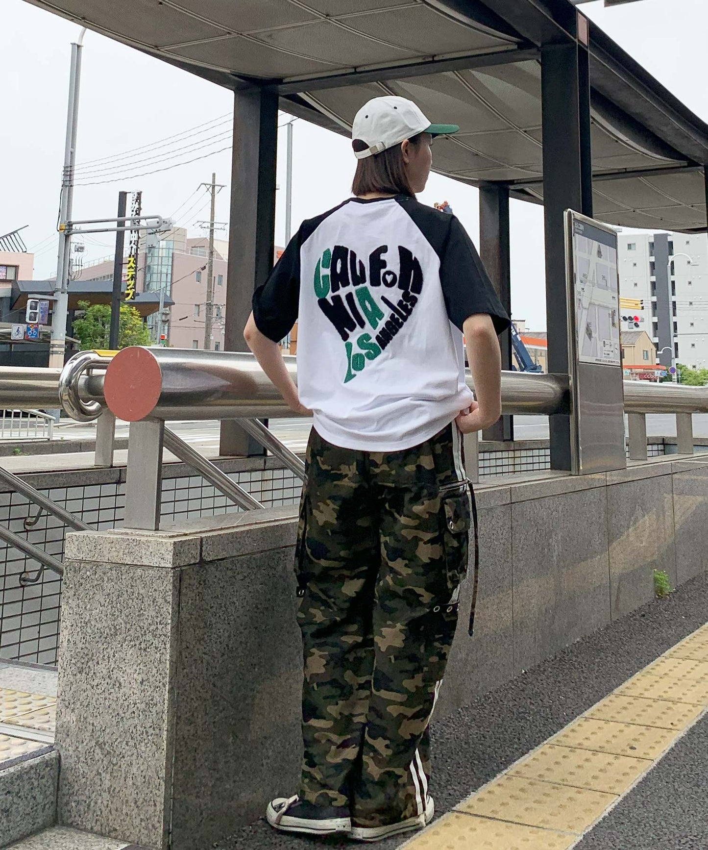 ラグラン配色Tシャツ