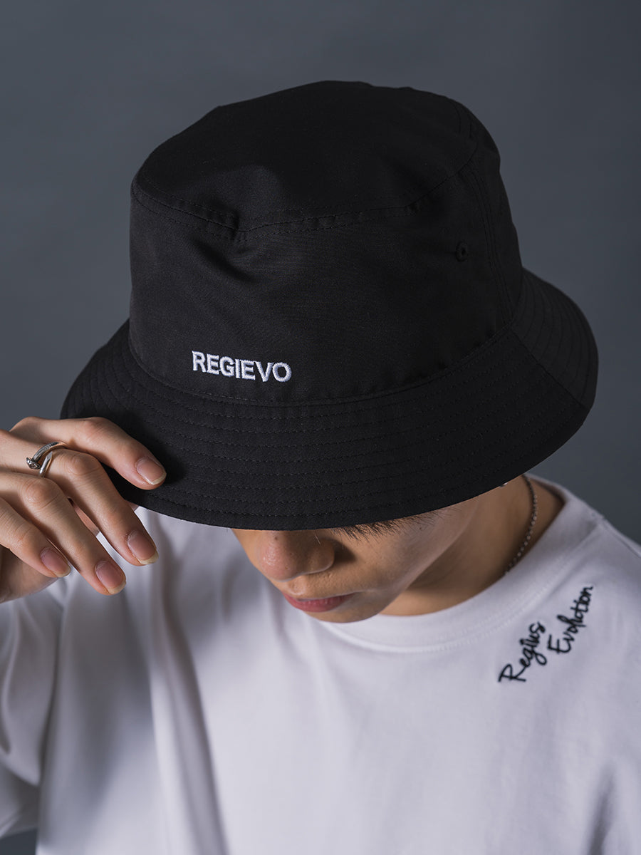 REGIEVOロゴ刺繍バケットハット