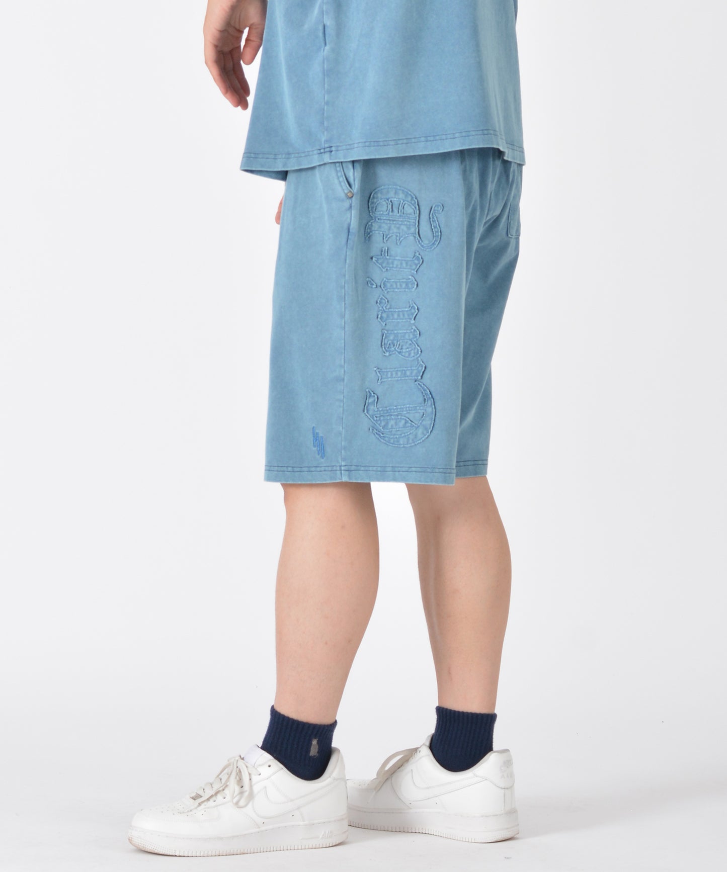アップリケ刺繍ショートパンツ