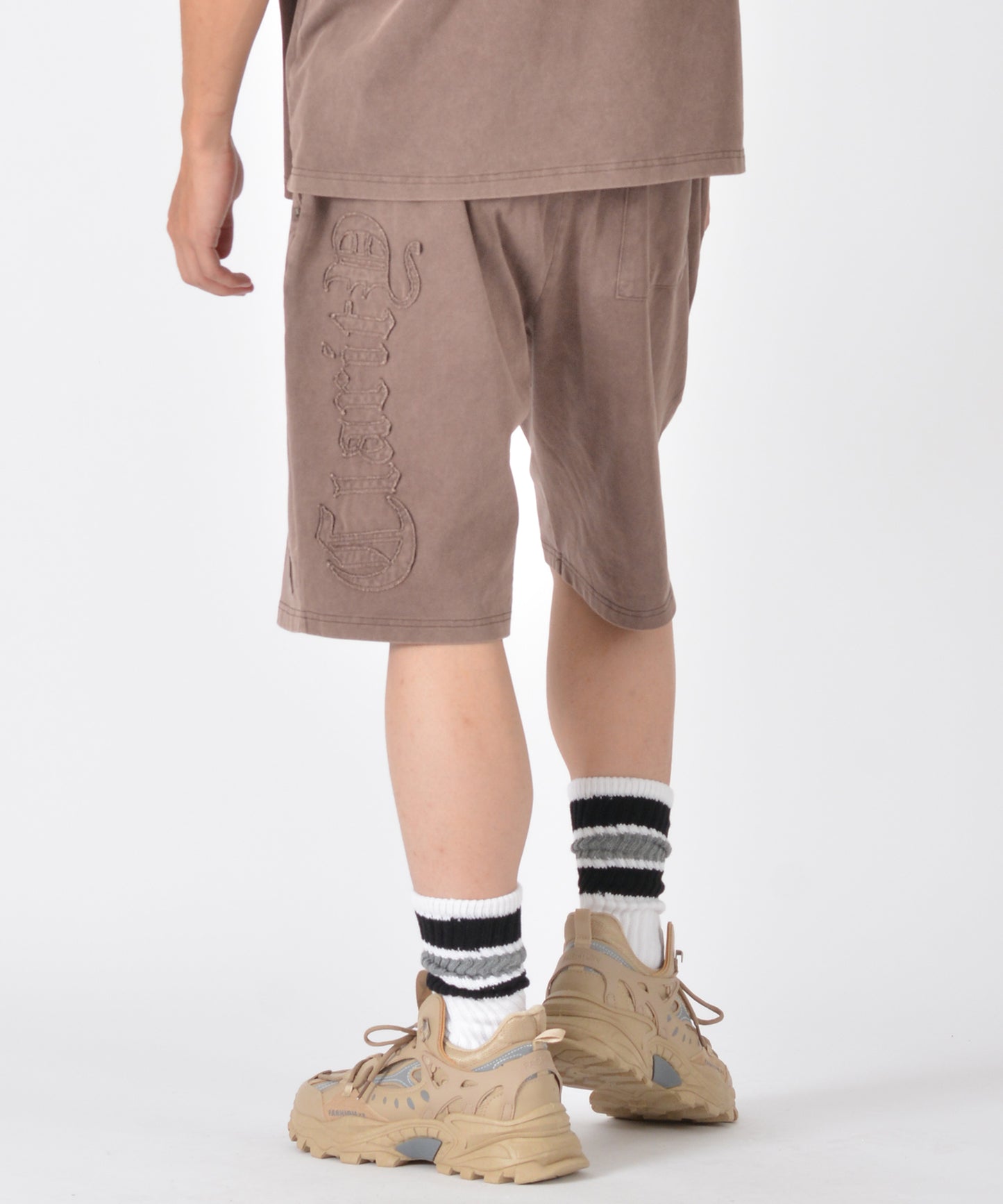 アップリケ刺繍ショートパンツ