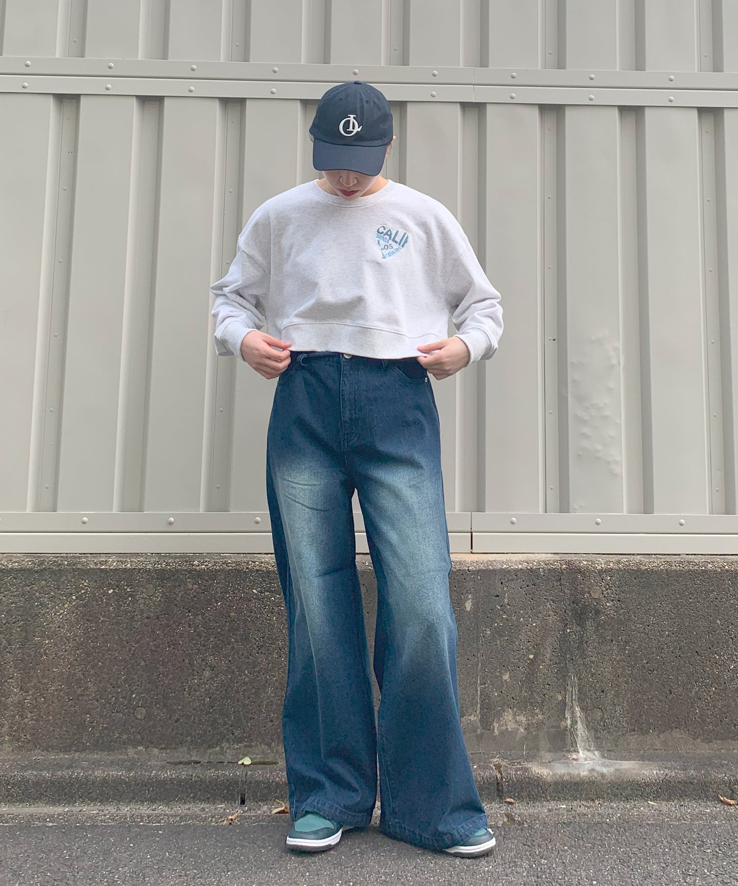 バックアーチロゴデニムパンツ