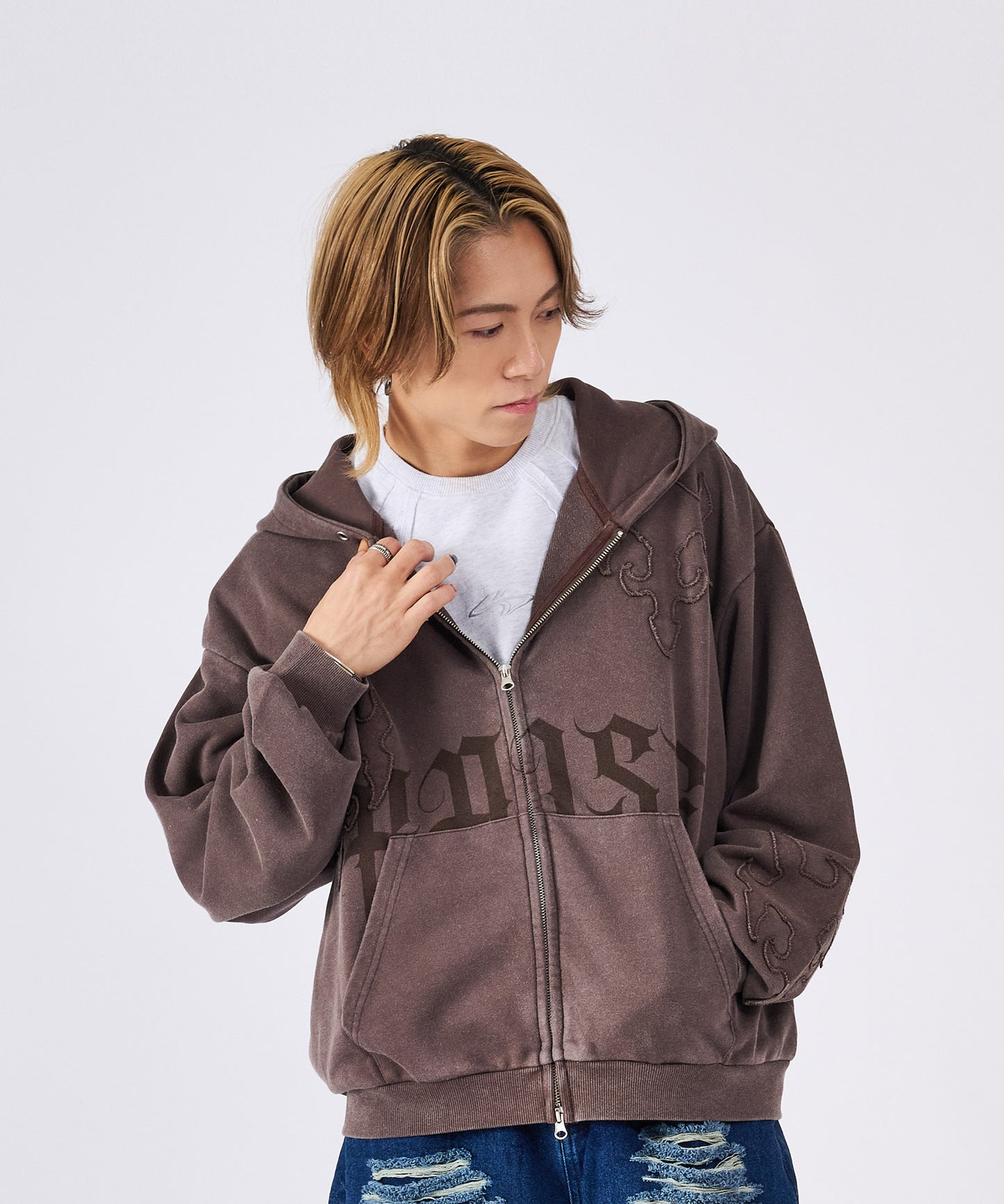 カットオフアップリケZIPパーカー