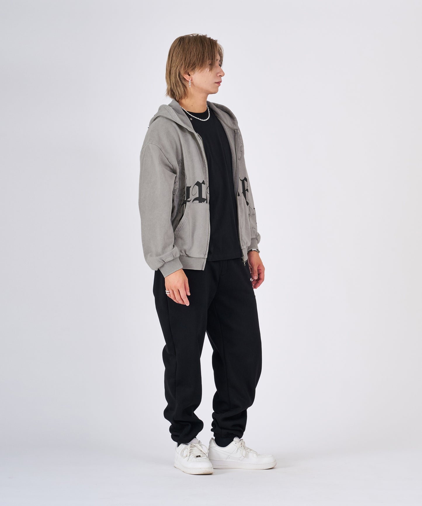 カットオフアップリケZIPパーカー