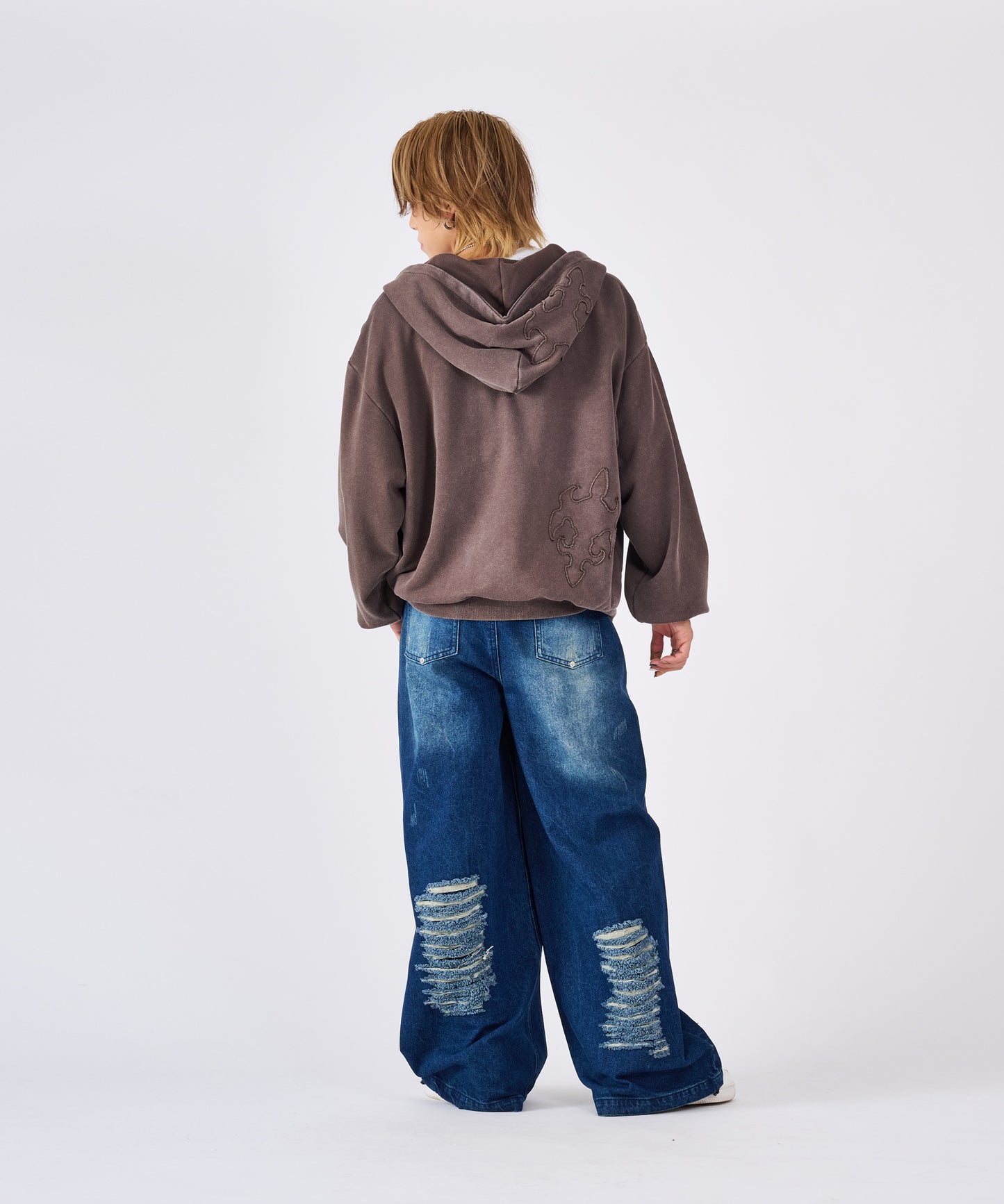 カットオフアップリケZIPパーカー