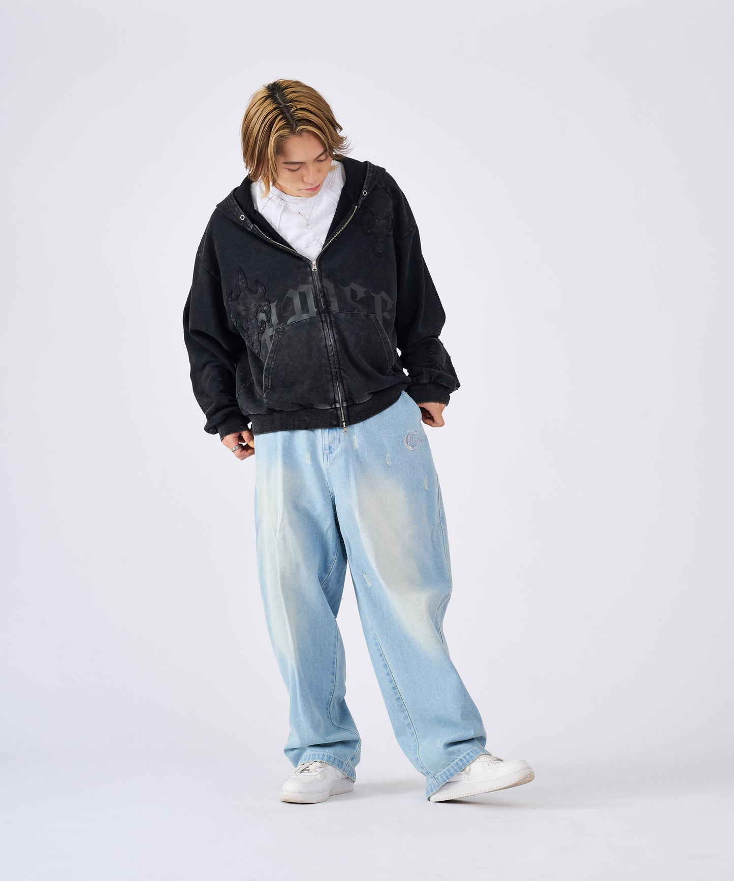 カットオフアップリケZIPパーカー