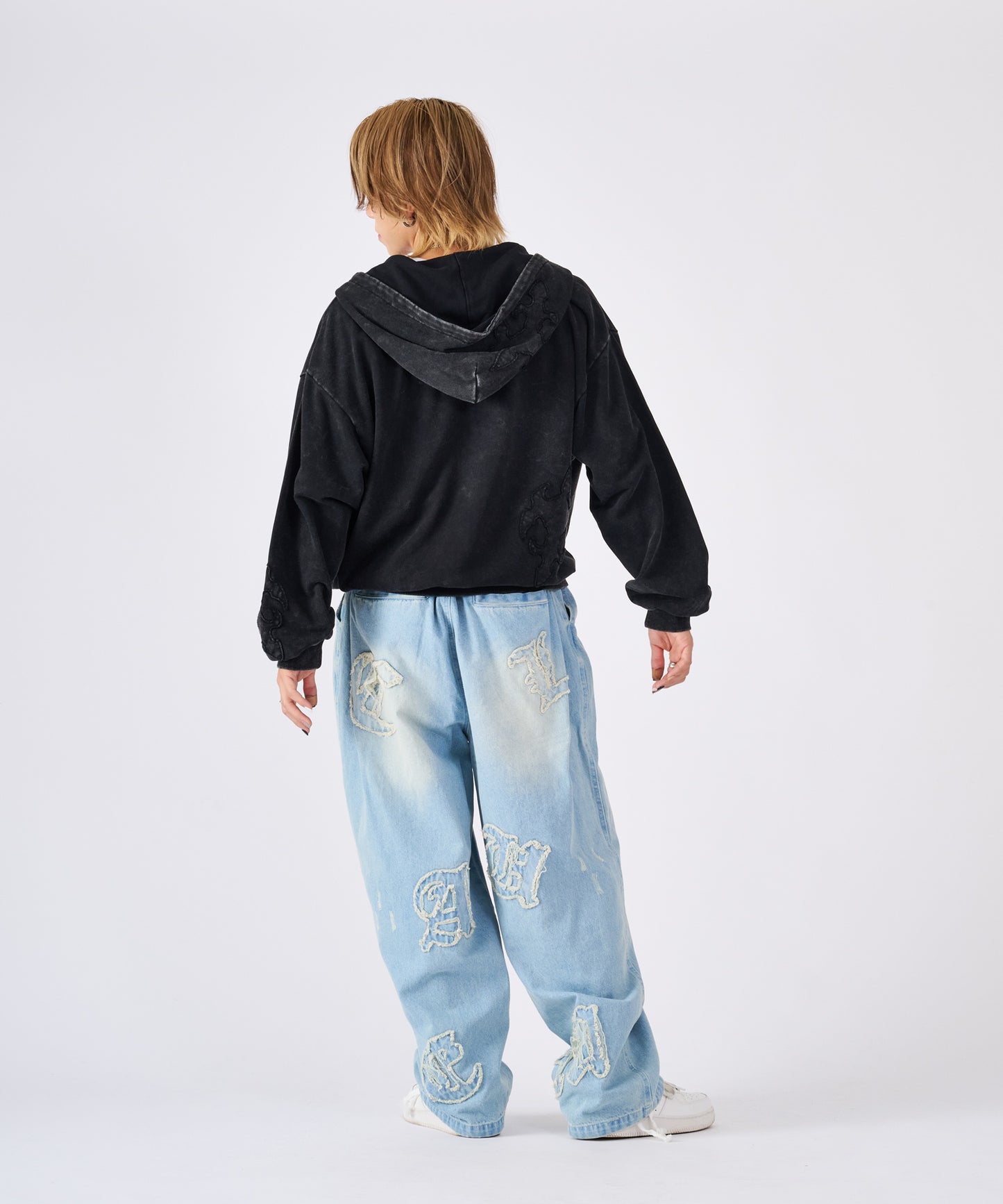カットオフアップリケZIPパーカー