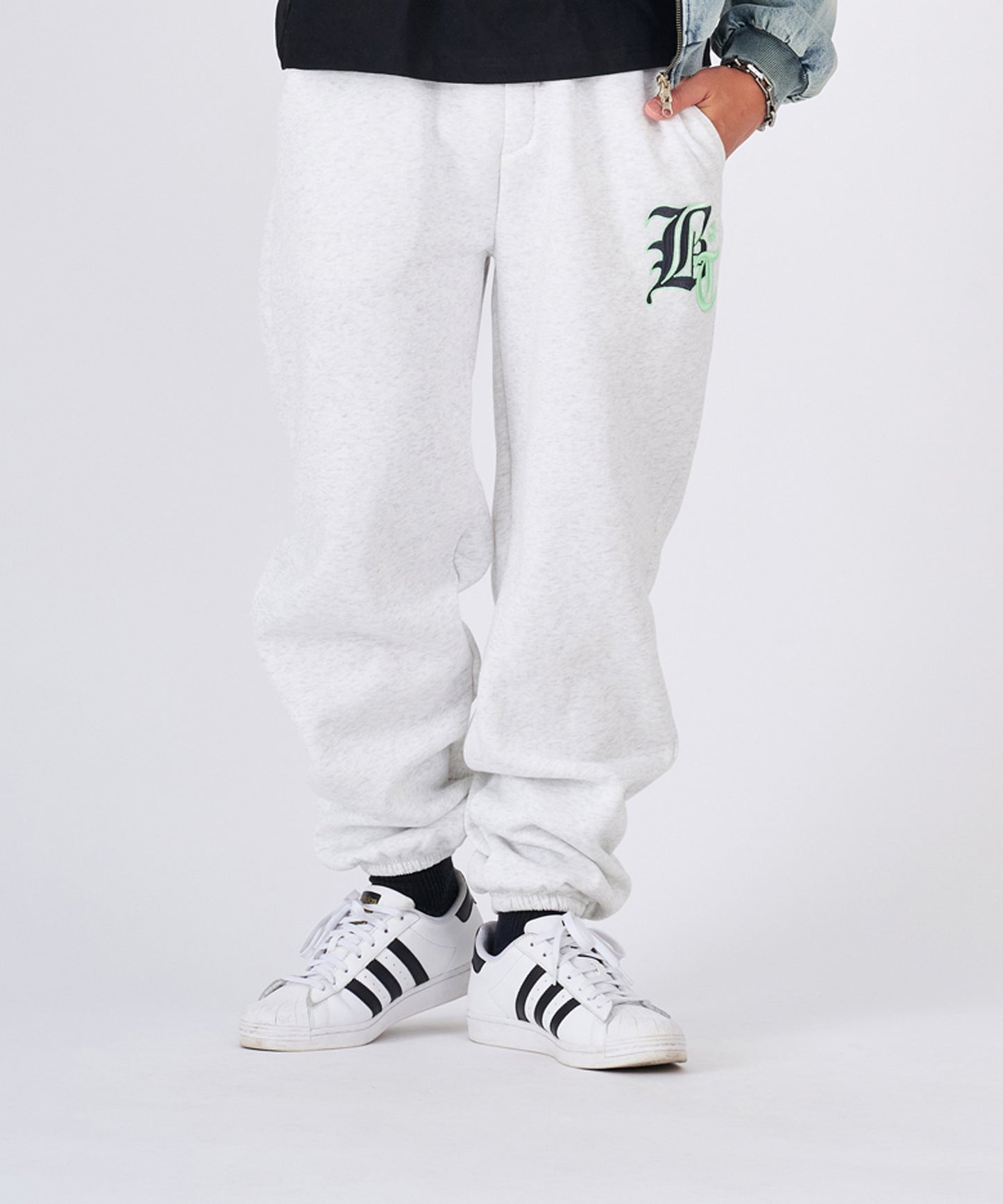 ロゴ刺繍スウェットパンツ