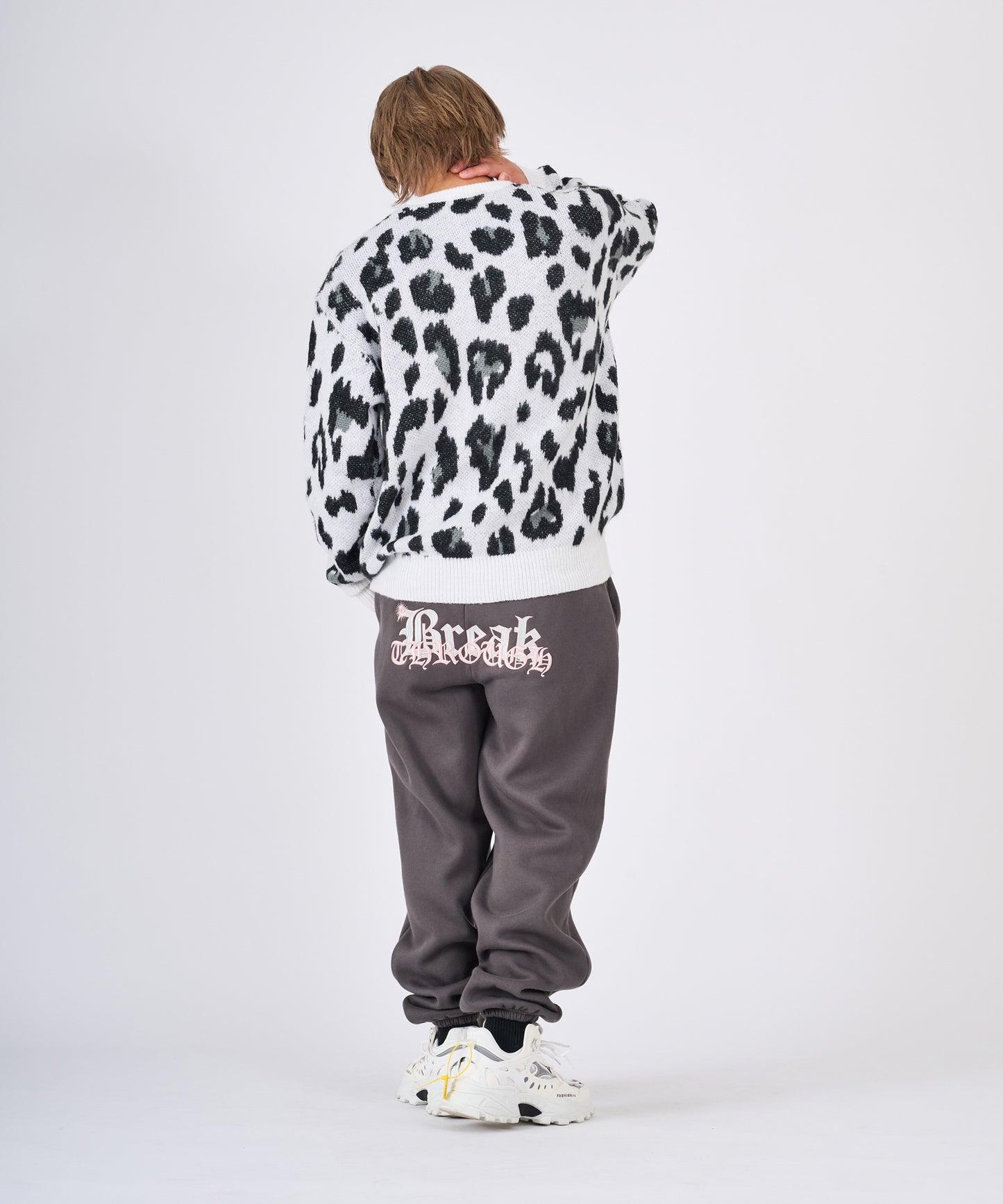 ロゴ刺繍スウェットパンツ