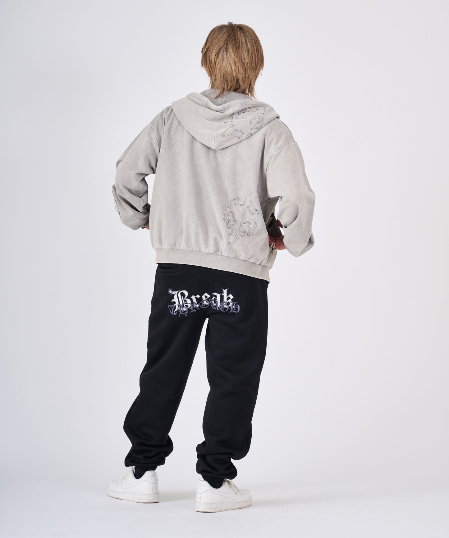 ロゴ刺繍スウェットパンツ