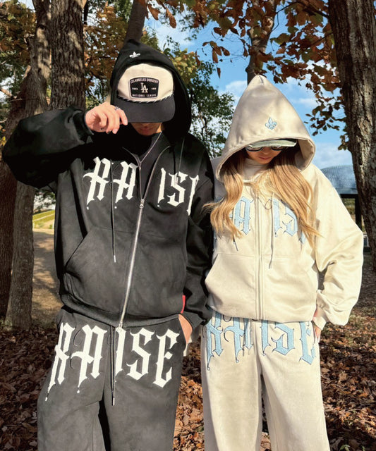 カットスエード　サガラ刺繍セットアップ