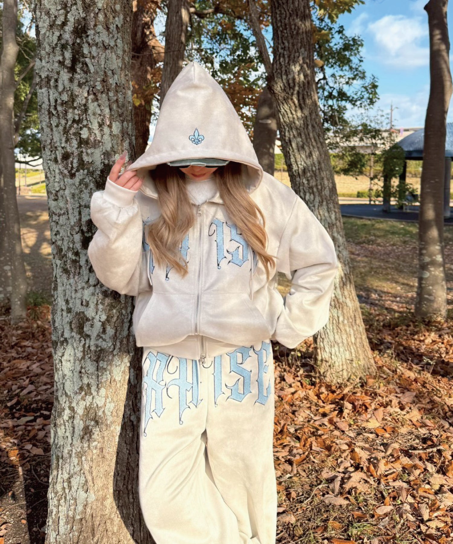 カットスエード サガラ刺繍セットアップ – REGIEVO