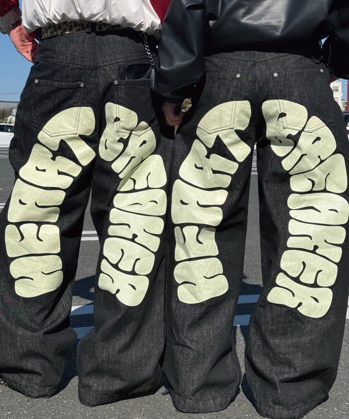 バックアーチロゴデニムパンツ